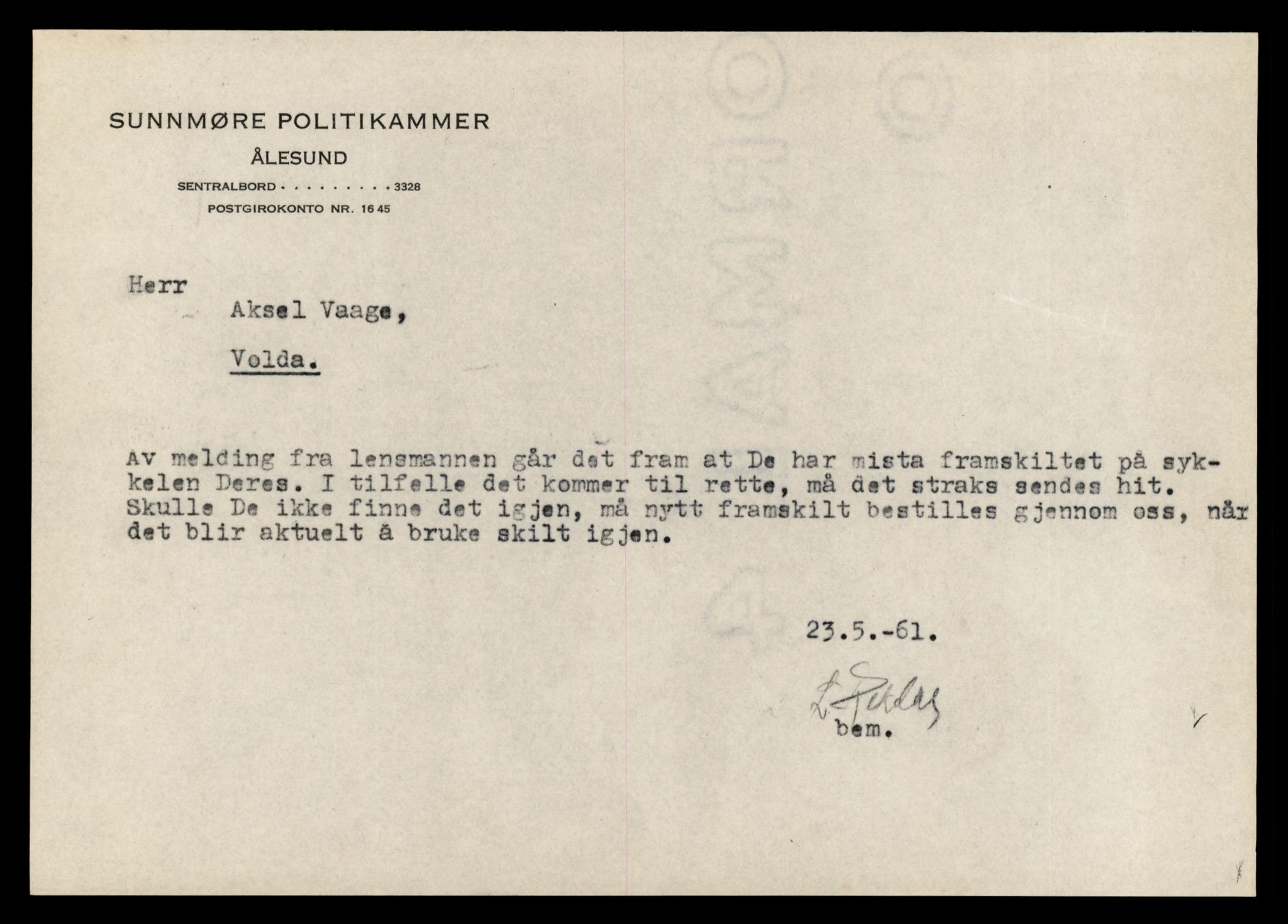 Møre og Romsdal vegkontor - Ålesund trafikkstasjon, AV/SAT-A-4099/F/Fe/L0040: Registreringskort for kjøretøy T 13531 - T 13709, 1927-1998, s. 1178
