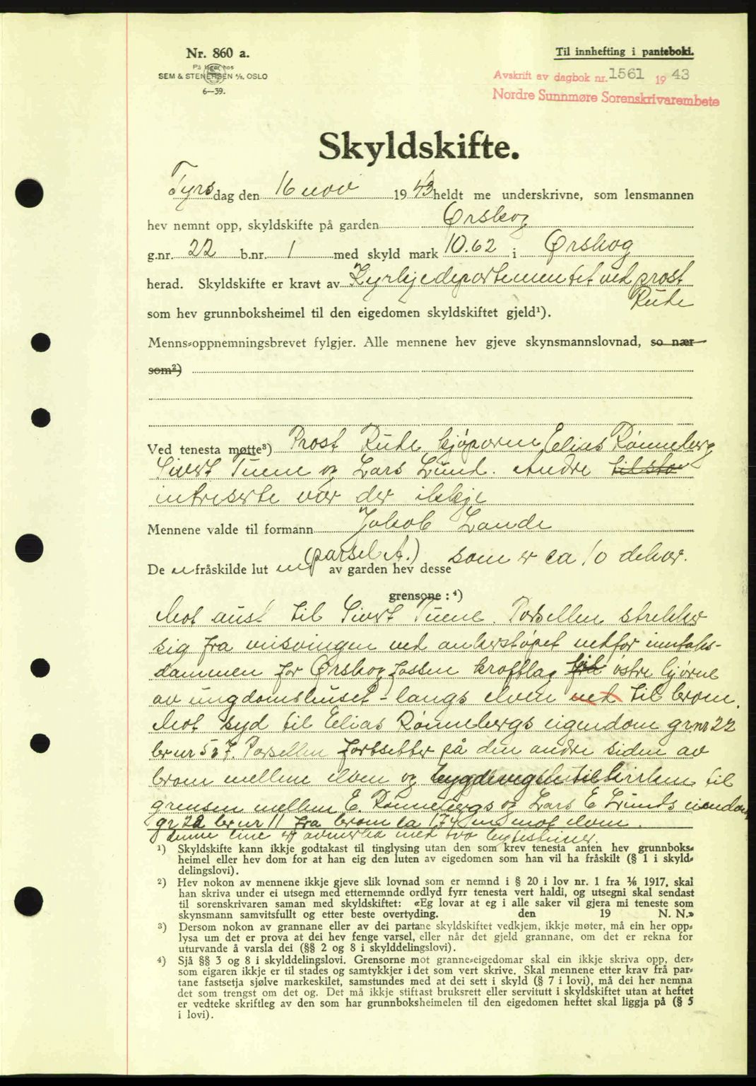 Nordre Sunnmøre sorenskriveri, AV/SAT-A-0006/1/2/2C/2Ca: Pantebok nr. A17, 1943-1944, Dagboknr: 1561/1943