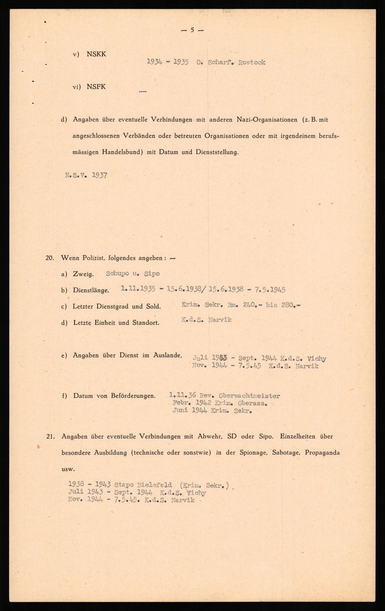 Forsvaret, Forsvarets overkommando II, AV/RA-RAFA-3915/D/Db/L0018: CI Questionaires. Tyske okkupasjonsstyrker i Norge. Tyskere., 1945-1946, s. 15