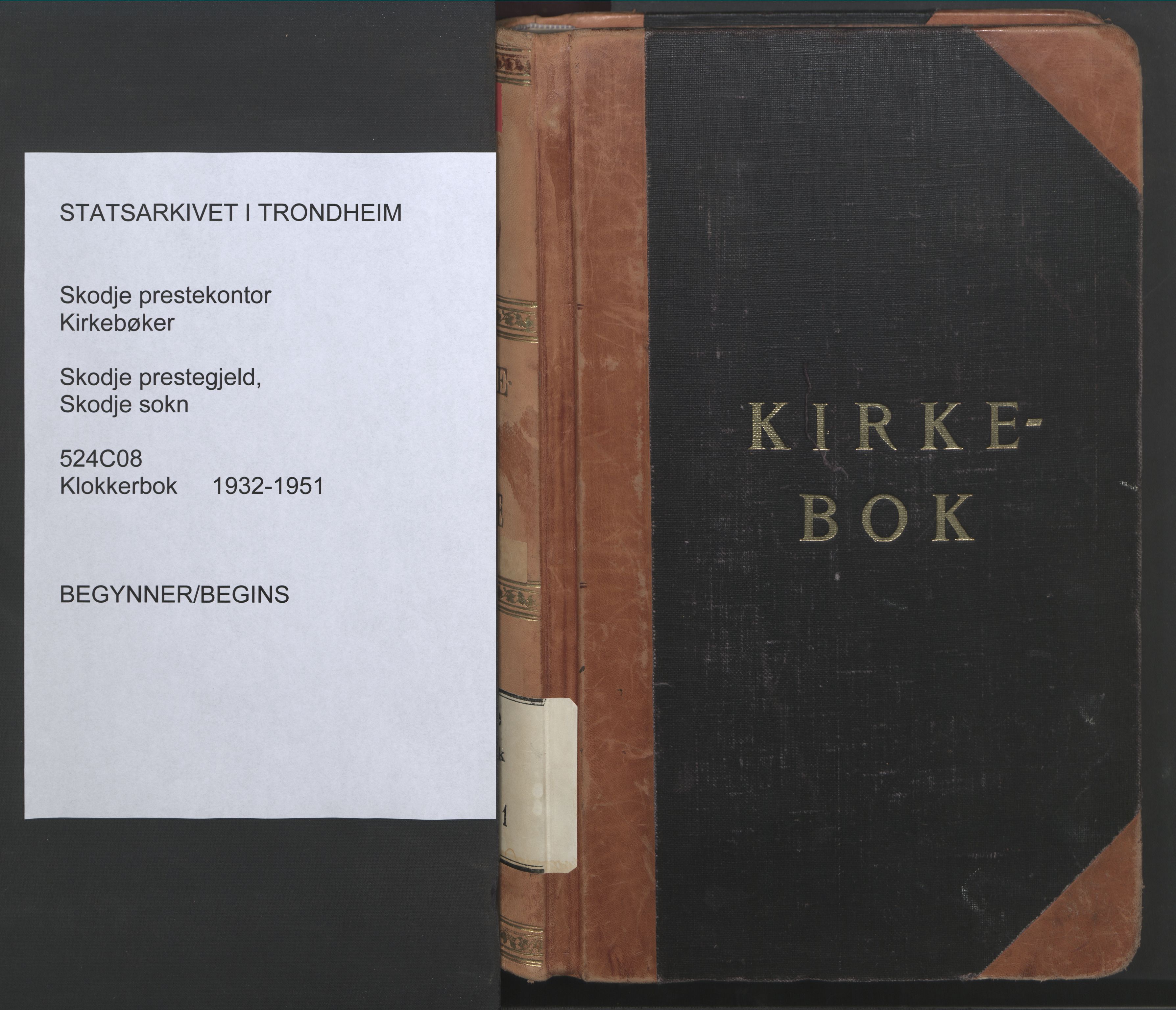 Ministerialprotokoller, klokkerbøker og fødselsregistre - Møre og Romsdal, AV/SAT-A-1454/524/L0367: Klokkerbok nr. 524C08, 1932-1951