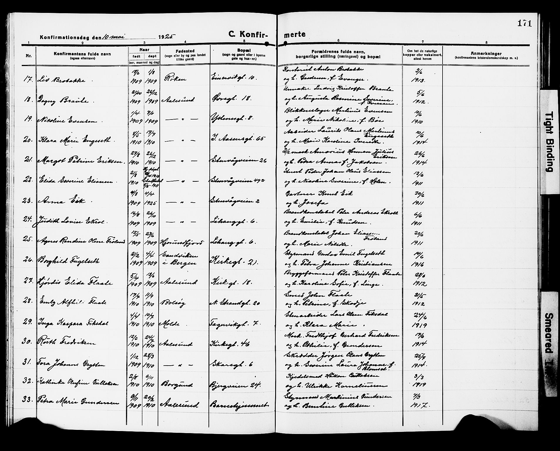 Ministerialprotokoller, klokkerbøker og fødselsregistre - Møre og Romsdal, AV/SAT-A-1454/529/L0472: Klokkerbok nr. 529C09, 1917-1929, s. 171