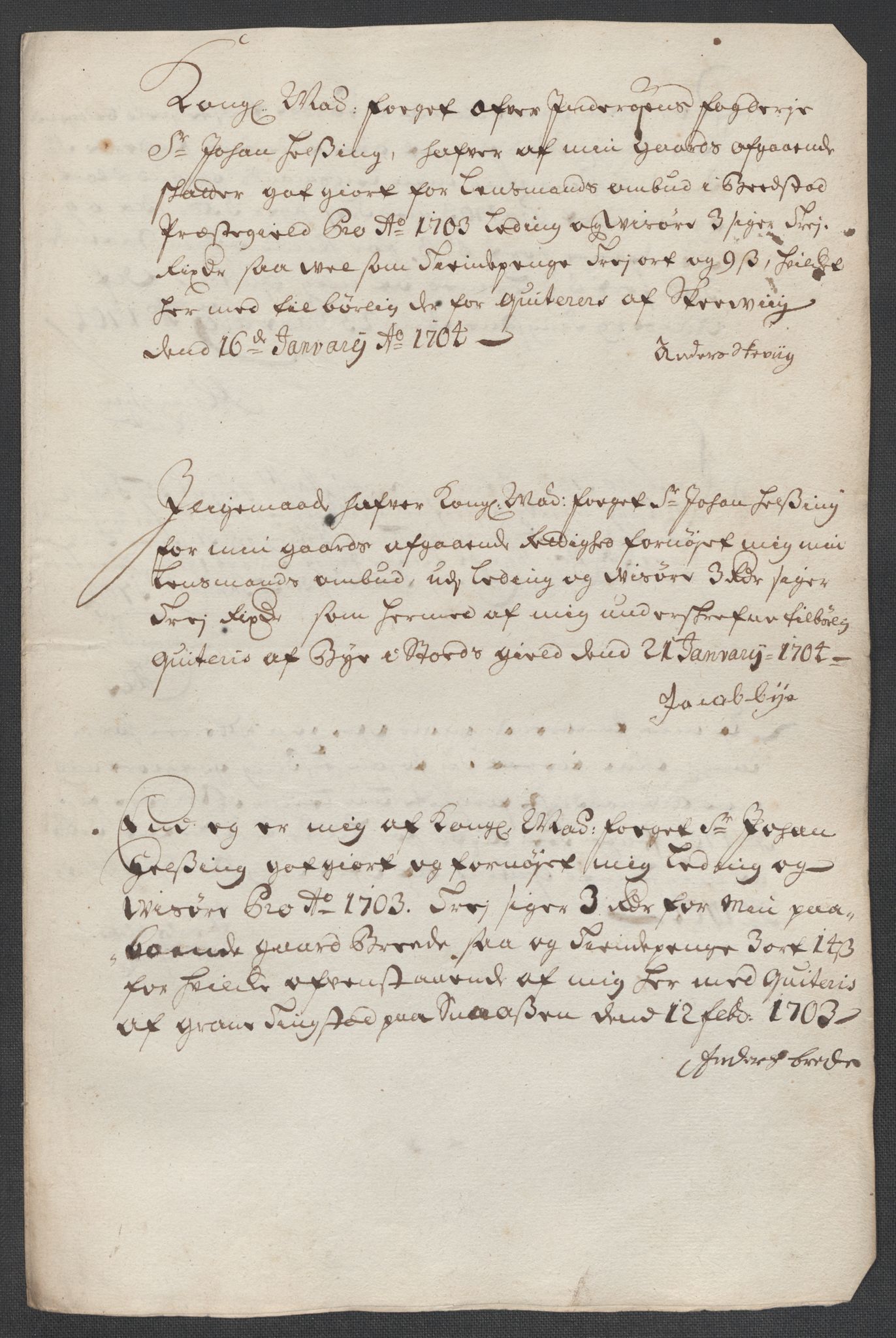 Rentekammeret inntil 1814, Reviderte regnskaper, Fogderegnskap, RA/EA-4092/R63/L4313: Fogderegnskap Inderøy, 1703-1704, s. 239