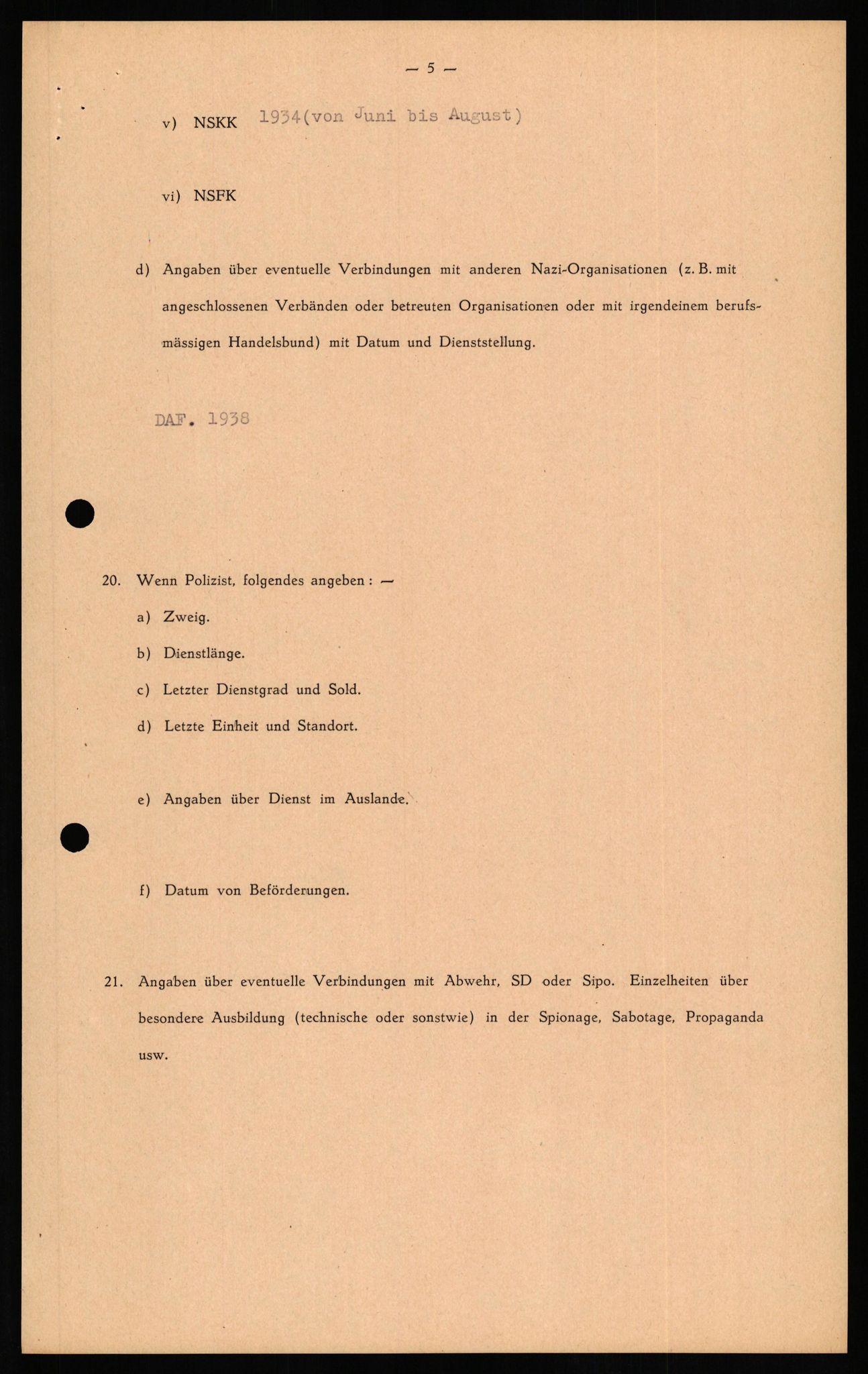 Forsvaret, Forsvarets overkommando II, AV/RA-RAFA-3915/D/Db/L0021: CI Questionaires. Tyske okkupasjonsstyrker i Norge. Tyskere., 1945-1946, s. 325