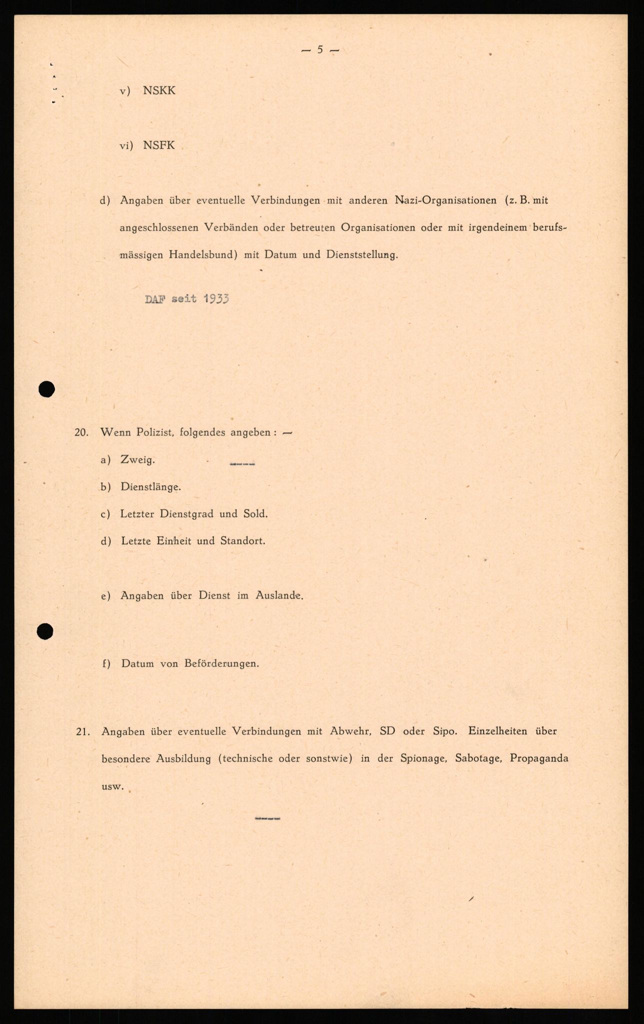 Forsvaret, Forsvarets overkommando II, RA/RAFA-3915/D/Db/L0035: CI Questionaires. Tyske okkupasjonsstyrker i Norge. Tyskere., 1945-1946, s. 110