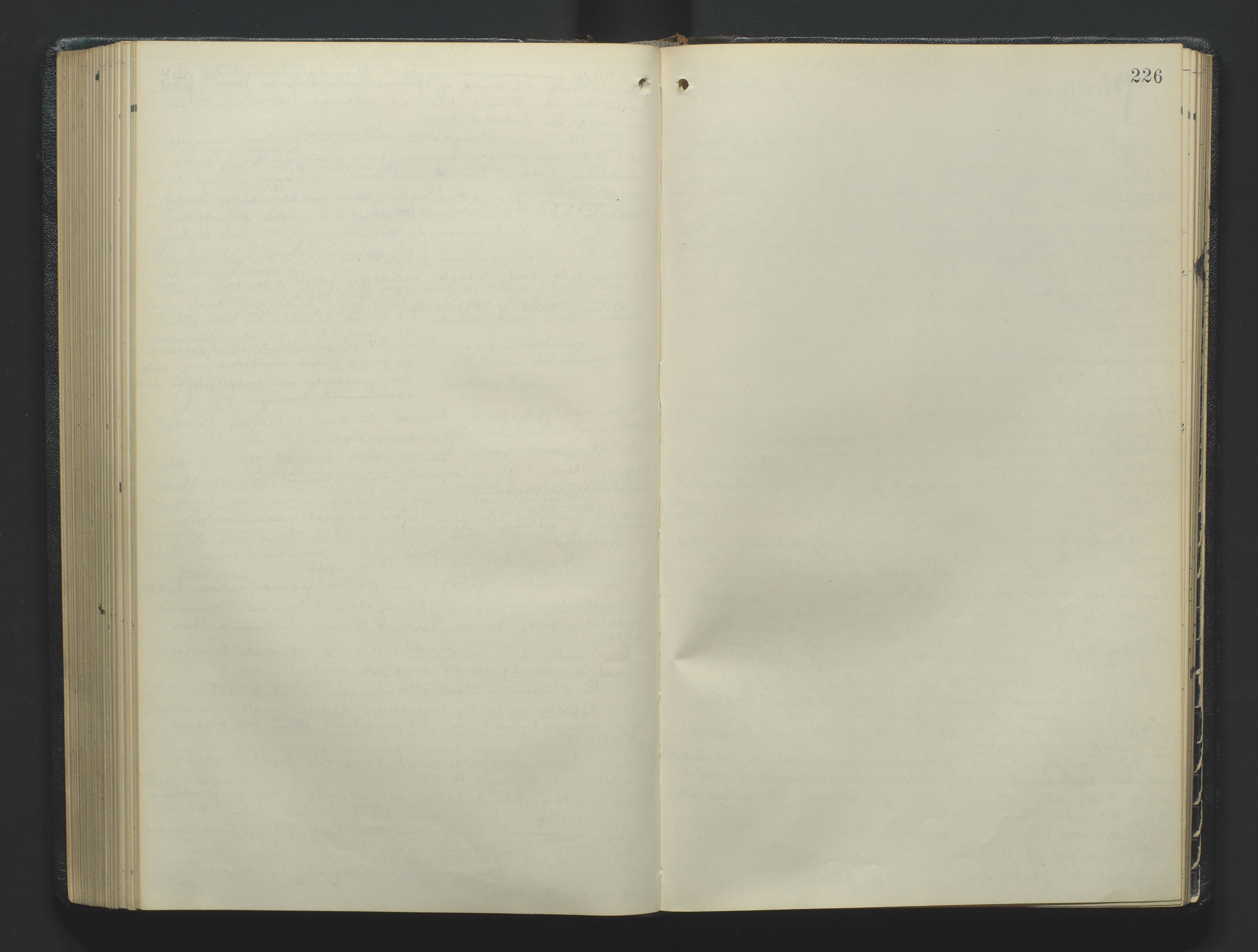 Kristiansand byrett, AV/SAK-1223-0001/H/Hc/L0049: Skifteforhandlingsprotokoll nr. 9, med register, 1913-1921, s. 226