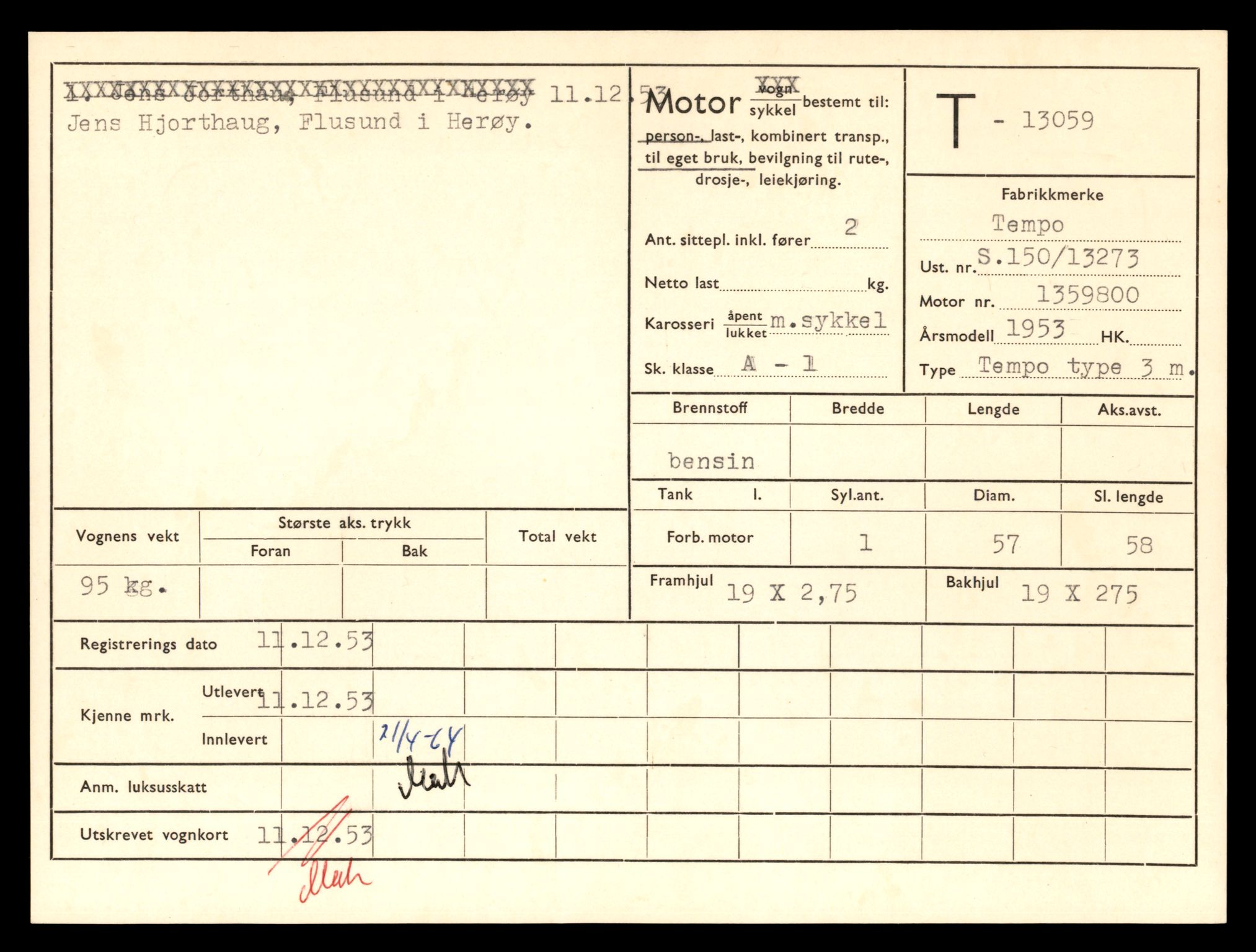 Møre og Romsdal vegkontor - Ålesund trafikkstasjon, AV/SAT-A-4099/F/Fe/L0037: Registreringskort for kjøretøy T 13031 - T 13179, 1927-1998, s. 587