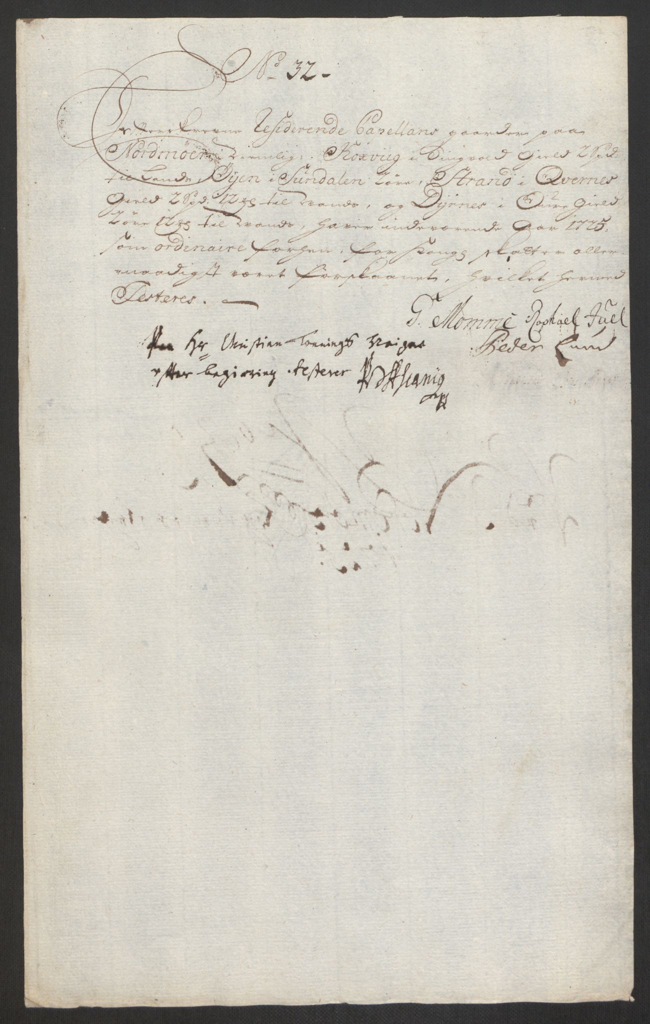 Rentekammeret inntil 1814, Reviderte regnskaper, Fogderegnskap, AV/RA-EA-4092/R56/L3758: Fogderegnskap Nordmøre, 1725, s. 245