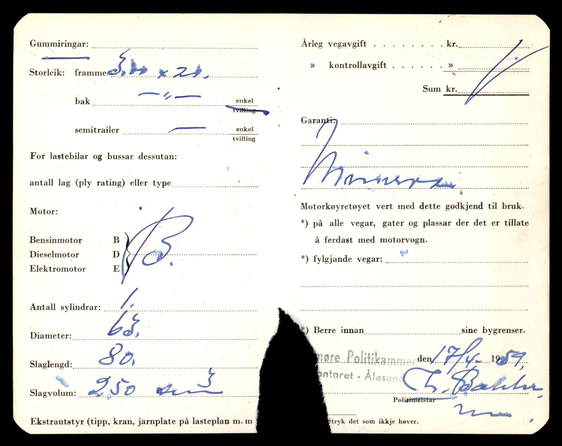 Møre og Romsdal vegkontor - Ålesund trafikkstasjon, AV/SAT-A-4099/F/Fe/L0025: Registreringskort for kjøretøy T 10931 - T 11045, 1927-1998, s. 2631