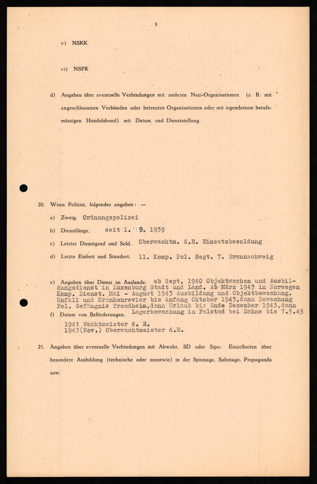 Forsvaret, Forsvarets overkommando II, AV/RA-RAFA-3915/D/Db/L0015: CI Questionaires. Tyske okkupasjonsstyrker i Norge. Tyskere., 1945-1946, s. 371