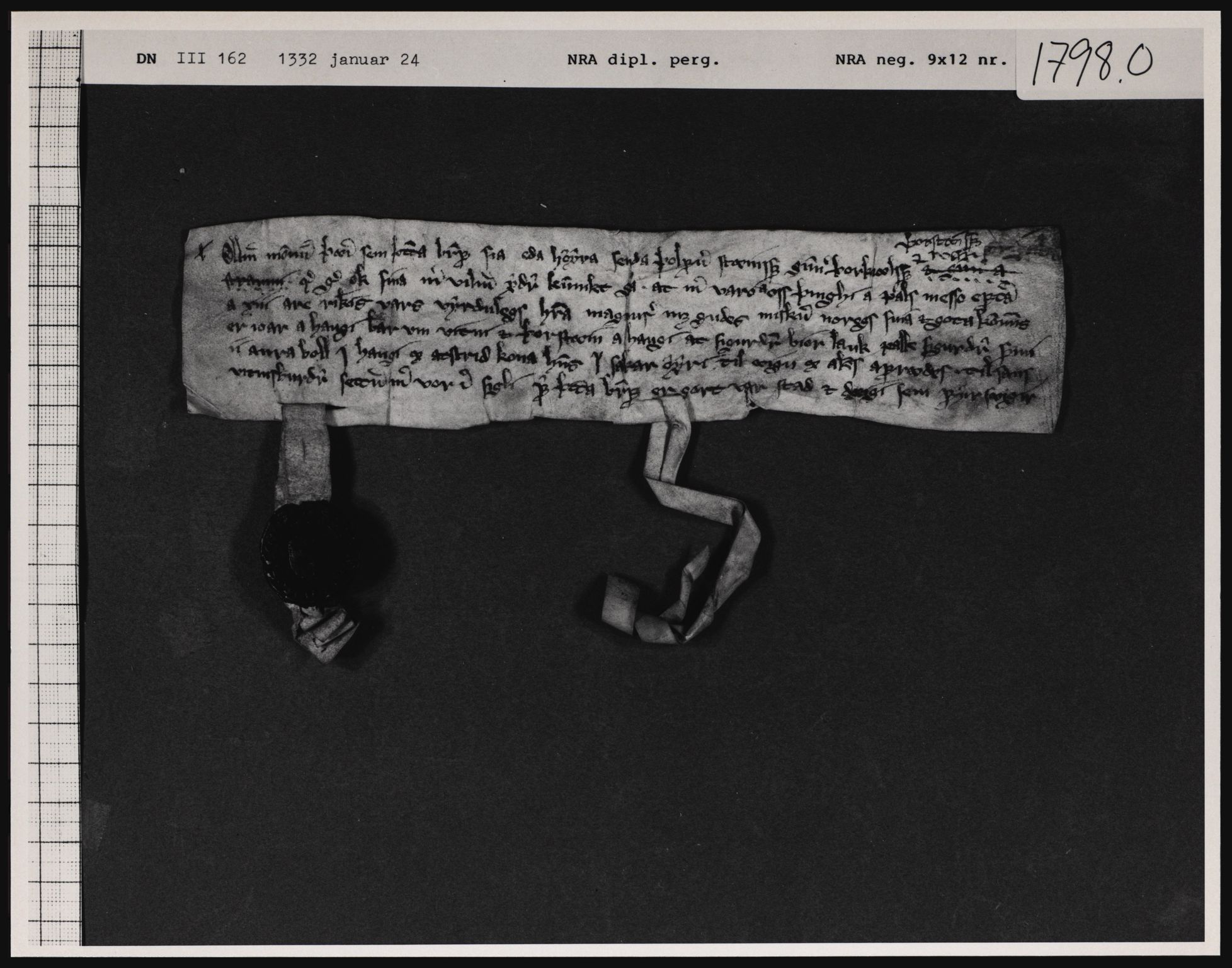Riksarkivets diplomsamling, AV/RA-EA-5965/F01/F01a/L0025: Dokumenter, 1331-1332, s. 9