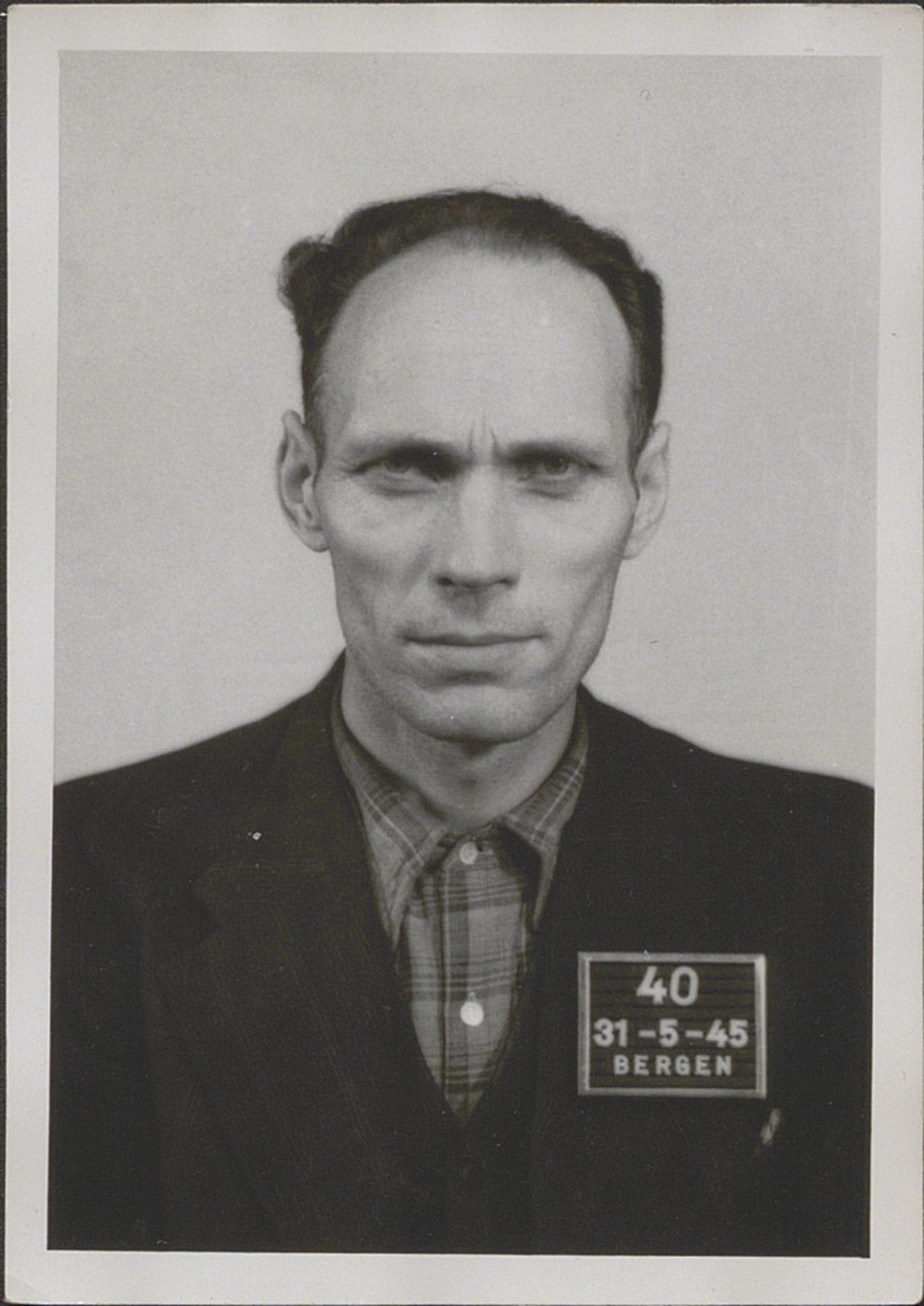 Bergen politikammer / politidistrikt, SAB/A-60401/Y/Yc/Ycd/L0004: Personfoto - landsvikere etc, 1945-1947, s. 34