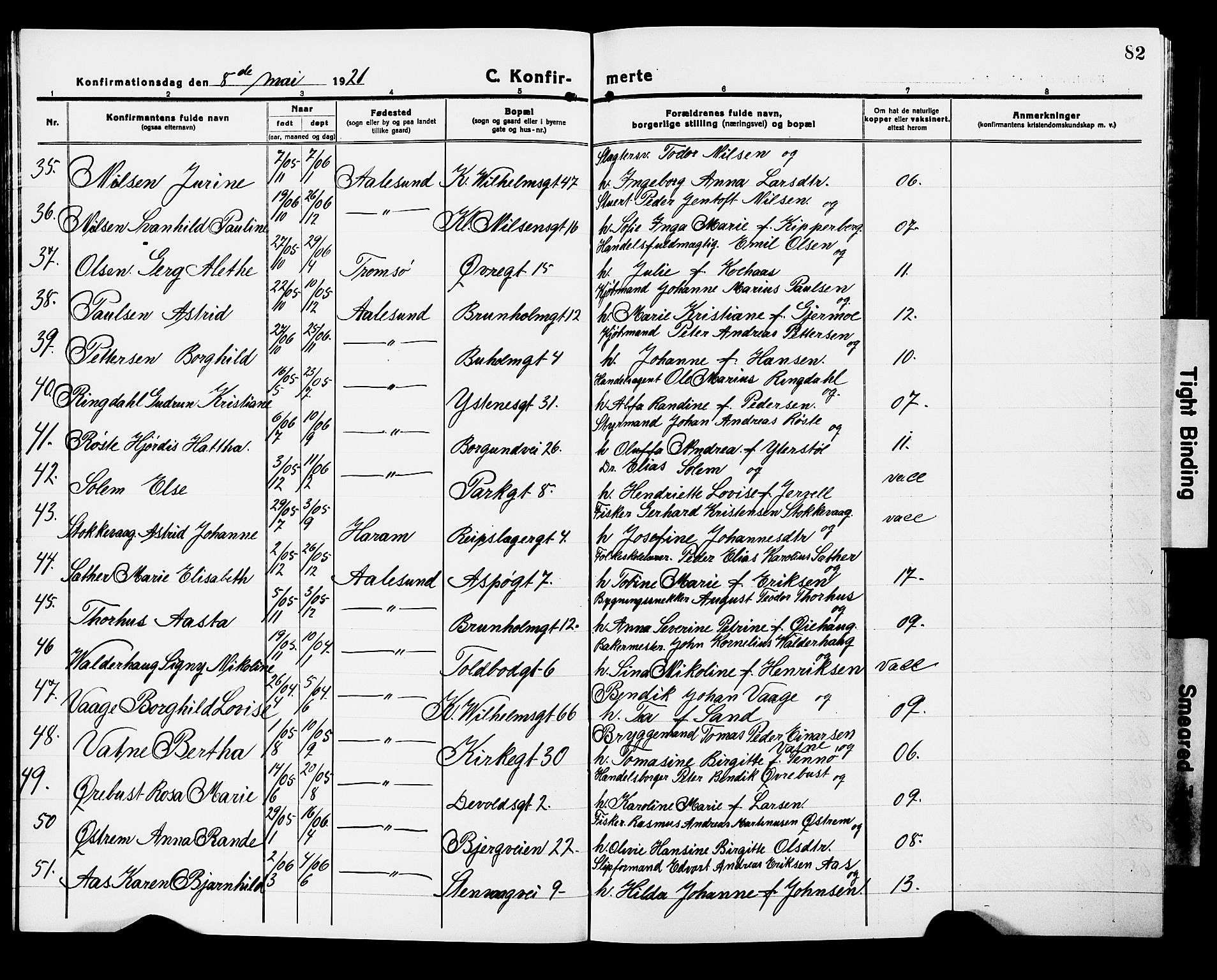 Ministerialprotokoller, klokkerbøker og fødselsregistre - Møre og Romsdal, AV/SAT-A-1454/529/L0472: Klokkerbok nr. 529C09, 1917-1929, s. 82