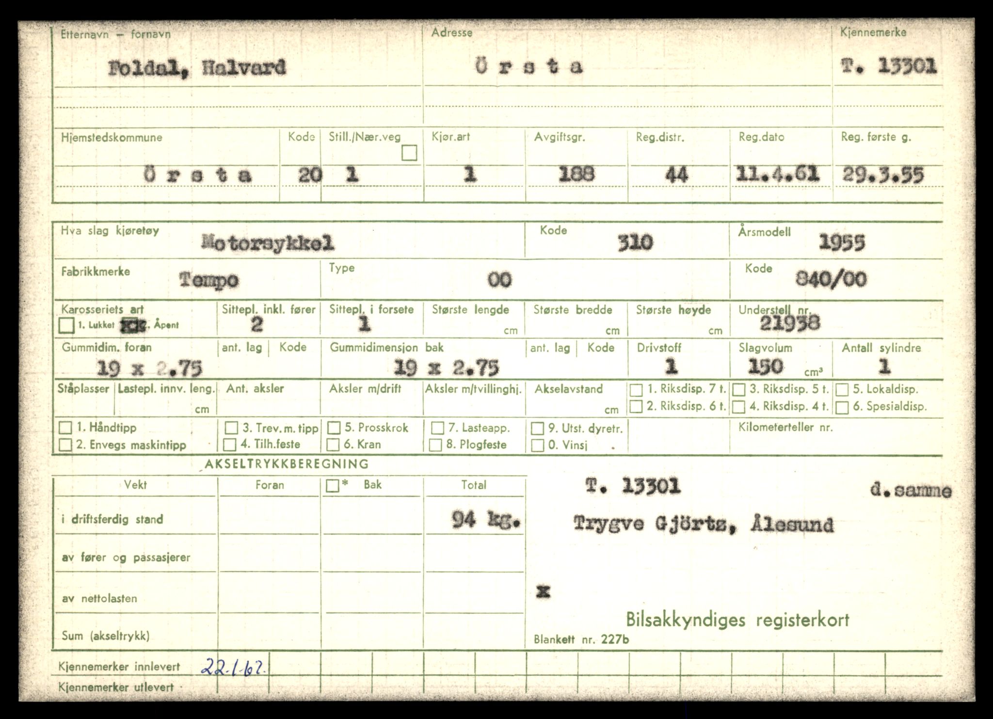 Møre og Romsdal vegkontor - Ålesund trafikkstasjon, AV/SAT-A-4099/F/Fe/L0038: Registreringskort for kjøretøy T 13180 - T 13360, 1927-1998, s. 2401