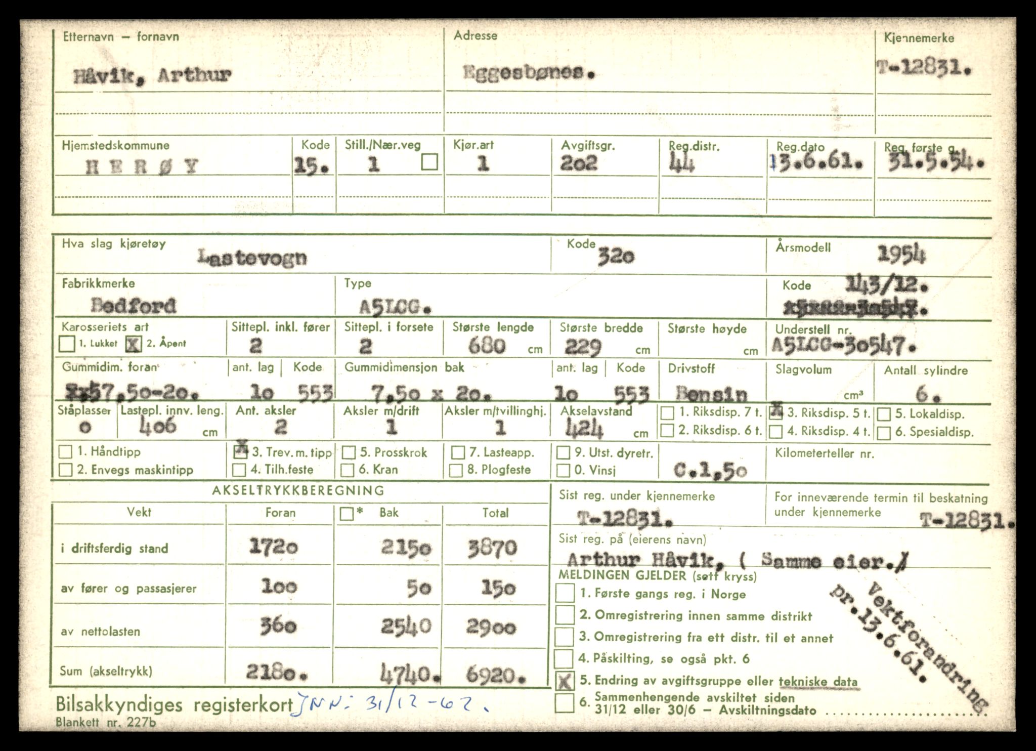 Møre og Romsdal vegkontor - Ålesund trafikkstasjon, AV/SAT-A-4099/F/Fe/L0036: Registreringskort for kjøretøy T 12831 - T 13030, 1927-1998, s. 29