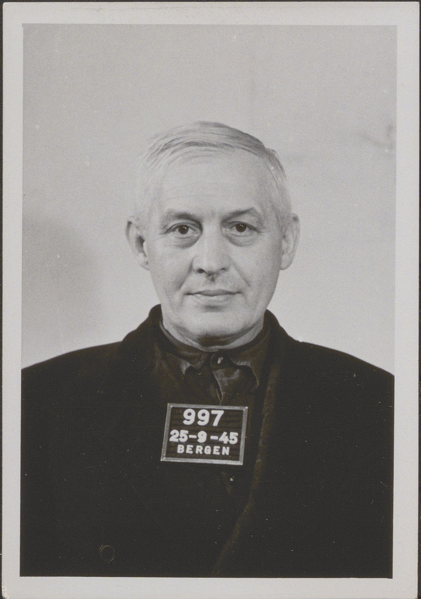 Bergen politikammer / politidistrikt, SAB/A-60401/Y/Yc/Ycd/L0004: Personfoto - landsvikere etc, 1945-1947, s. 950