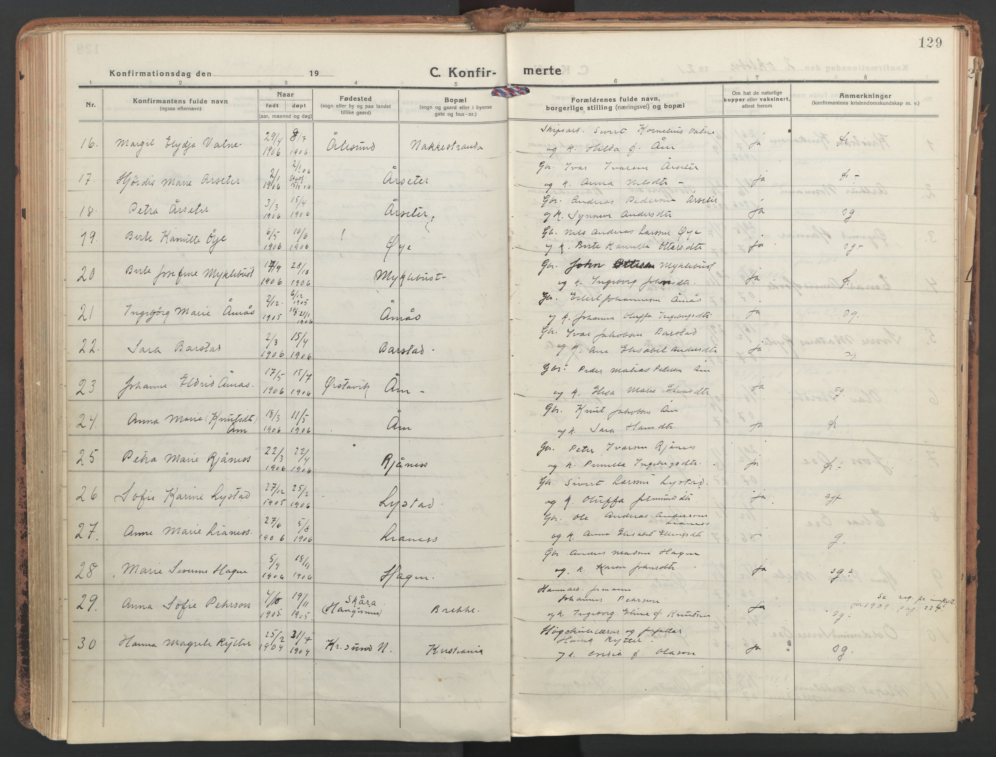 Ministerialprotokoller, klokkerbøker og fødselsregistre - Møre og Romsdal, AV/SAT-A-1454/513/L0180: Ministerialbok nr. 513A07, 1919-1929, s. 129