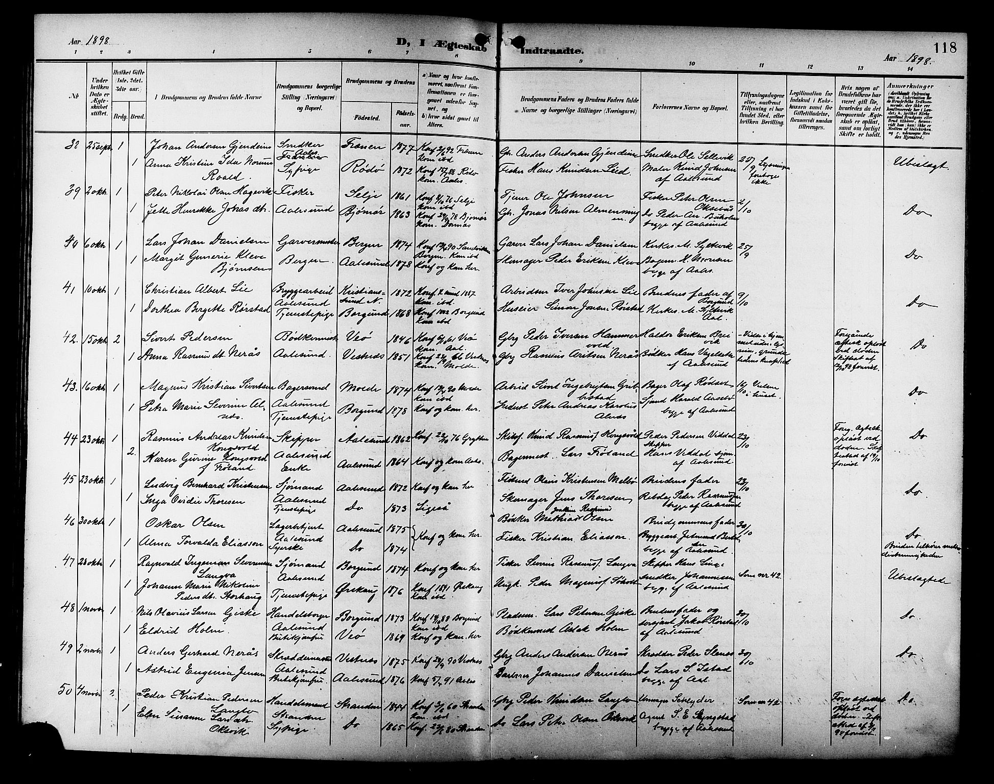 Ministerialprotokoller, klokkerbøker og fødselsregistre - Møre og Romsdal, AV/SAT-A-1454/529/L0469: Klokkerbok nr. 529C06, 1898-1906, s. 118