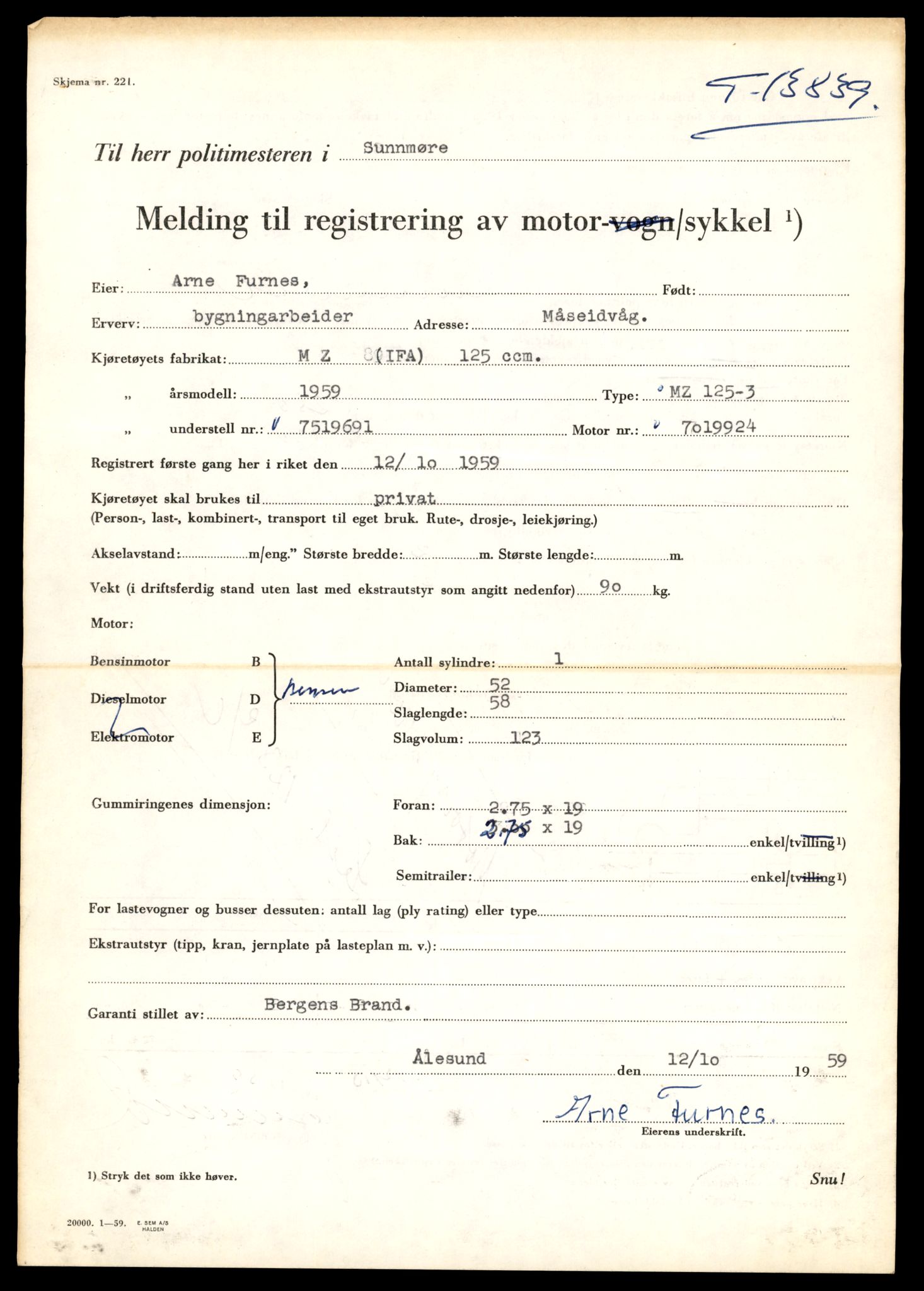 Møre og Romsdal vegkontor - Ålesund trafikkstasjon, AV/SAT-A-4099/F/Fe/L0041: Registreringskort for kjøretøy T 13710 - T 13905, 1927-1998, s. 2337
