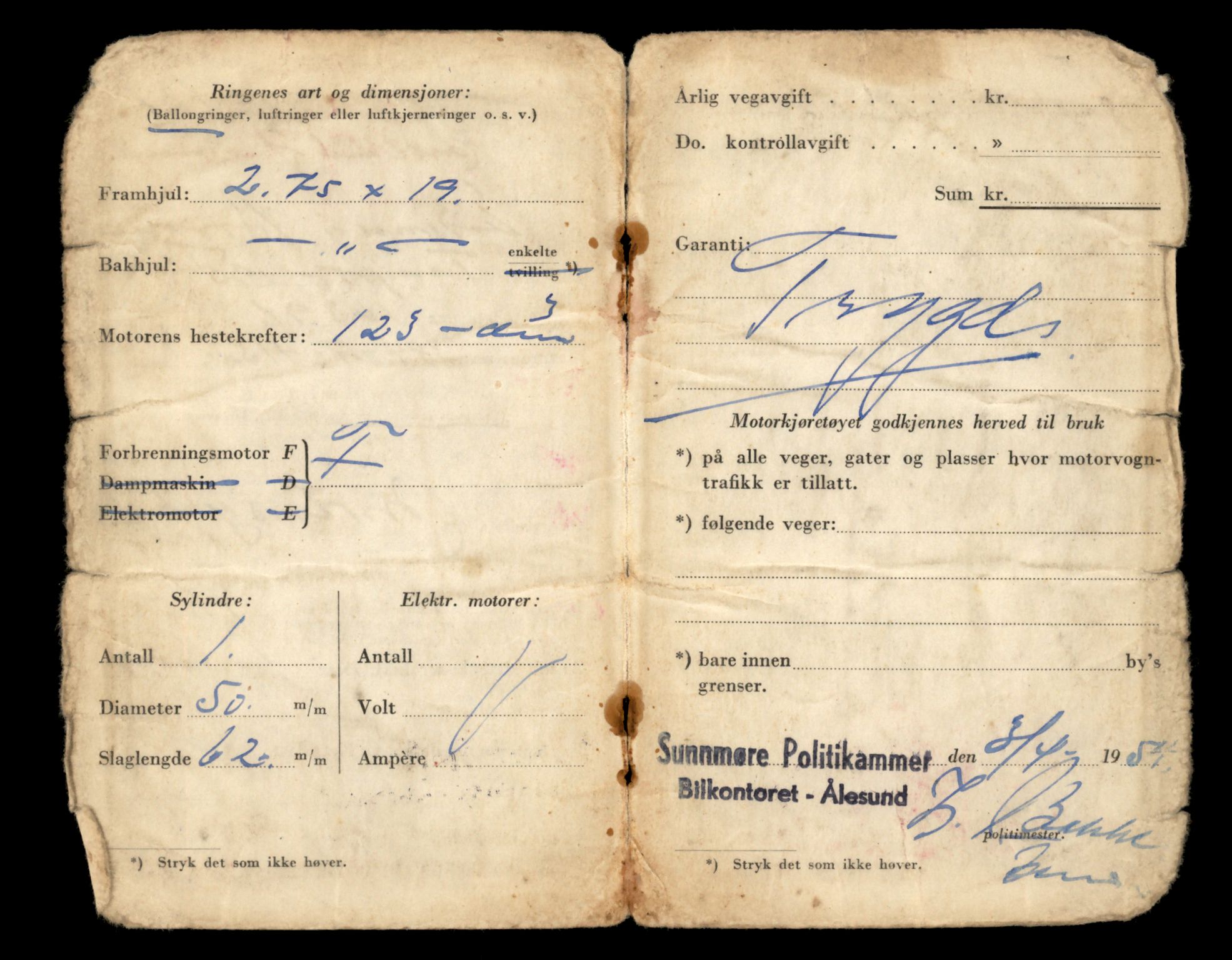 Møre og Romsdal vegkontor - Ålesund trafikkstasjon, AV/SAT-A-4099/F/Fe/L0037: Registreringskort for kjøretøy T 13031 - T 13179, 1927-1998, s. 1481