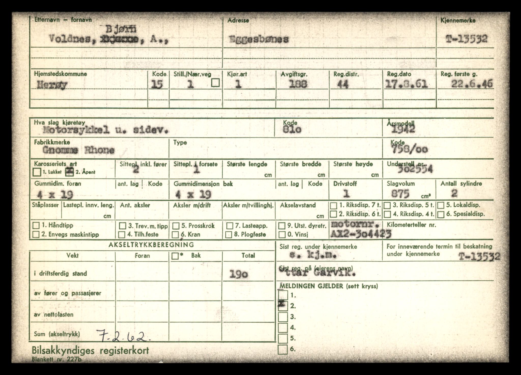 Møre og Romsdal vegkontor - Ålesund trafikkstasjon, AV/SAT-A-4099/F/Fe/L0040: Registreringskort for kjøretøy T 13531 - T 13709, 1927-1998, s. 47
