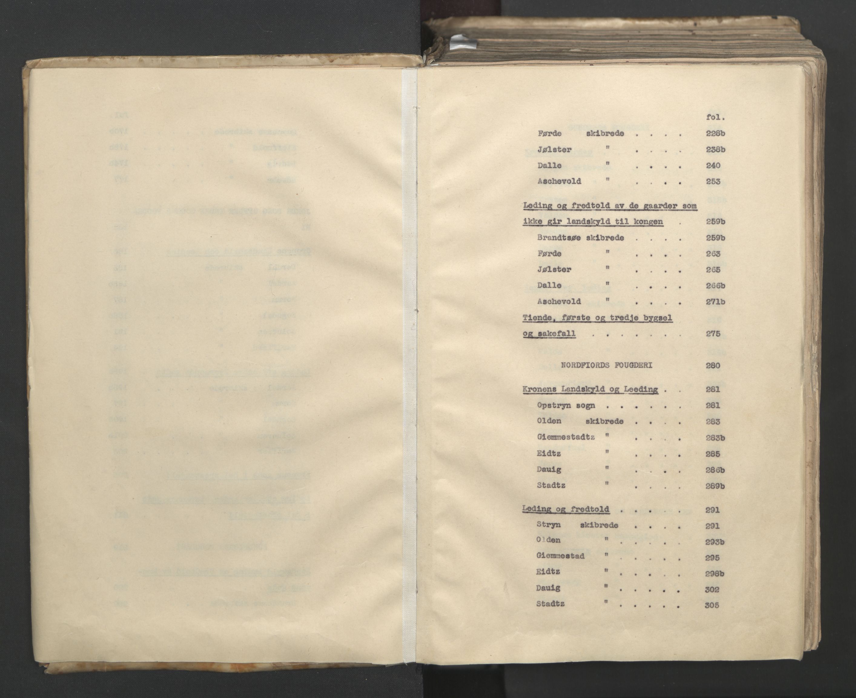 Rentekammeret inntil 1814, Realistisk ordnet avdeling, AV/RA-EA-4070/L/L0025/0001: Bergen lagdømme: / [B]: Kronens jordebok. Nordhordland, Sunnhordland, Ytre Sogn, Indre Sogn, Sunnfjord, Nordfjord, Sunnmøre, Hardanger med Halsnøy kloster, Lyse kloster, Apostelgodset, Munkeliv og St. Hans kloster, Alle helgen gods, Lagstolen gods, Ove Jenssøns gods på Voss, 1661