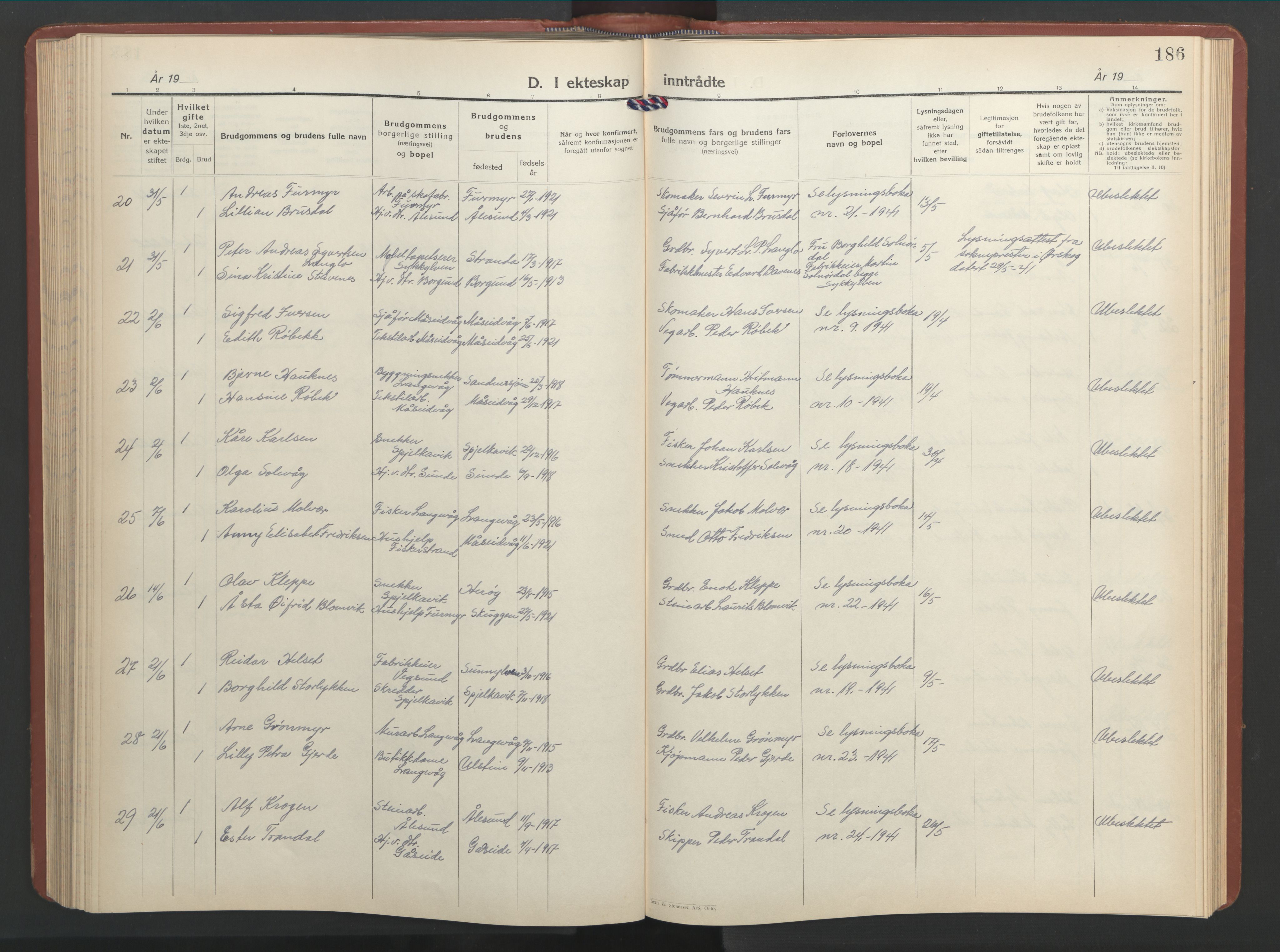 Ministerialprotokoller, klokkerbøker og fødselsregistre - Møre og Romsdal, SAT/A-1454/528/L0437: Klokkerbok nr. 528C18, 1939-1948, s. 186