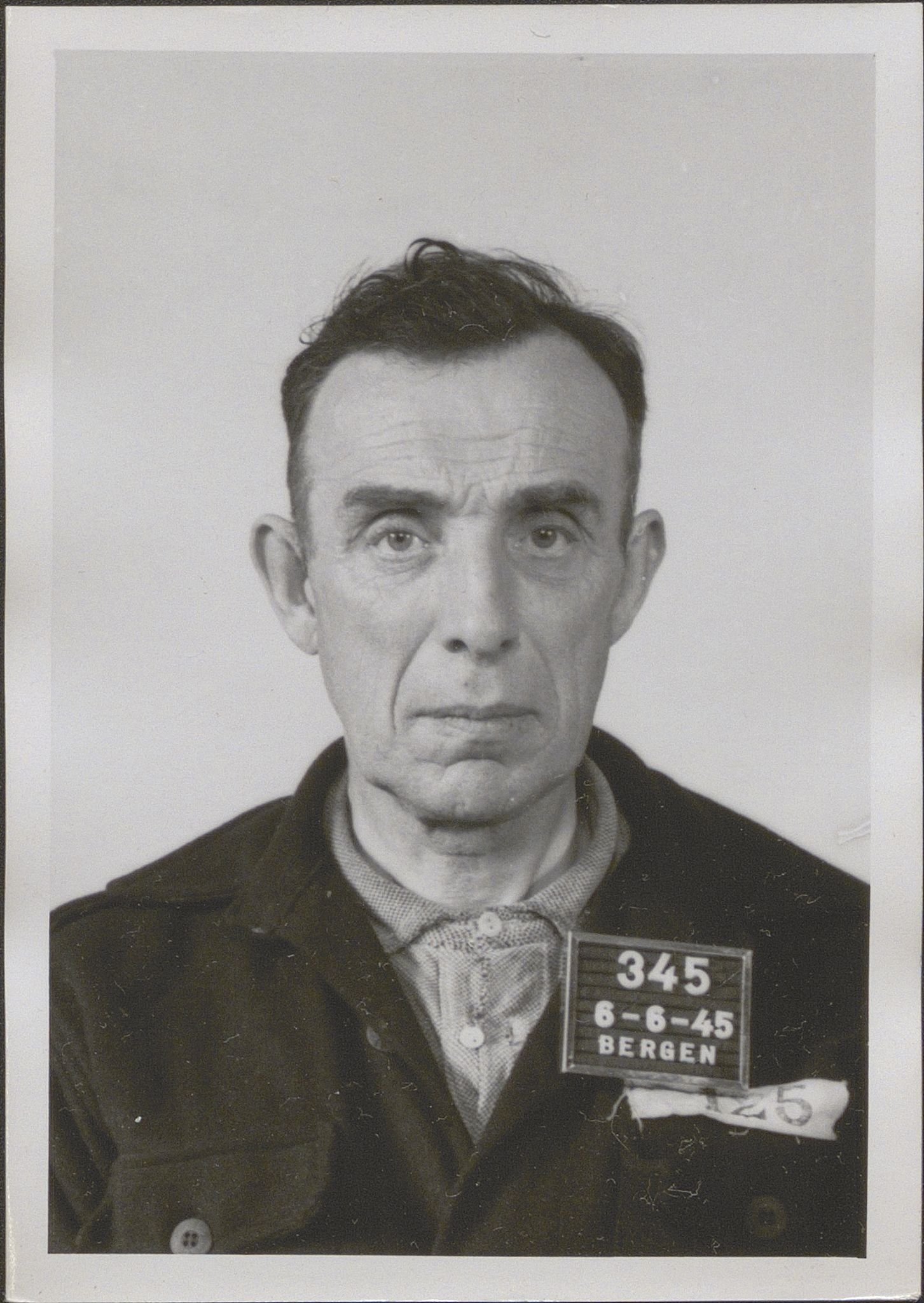 Bergen politikammer / politidistrikt, SAB/A-60401/Y/Yc/Ycd/L0004: Personfoto - landsvikere etc, 1945-1947, s. 319