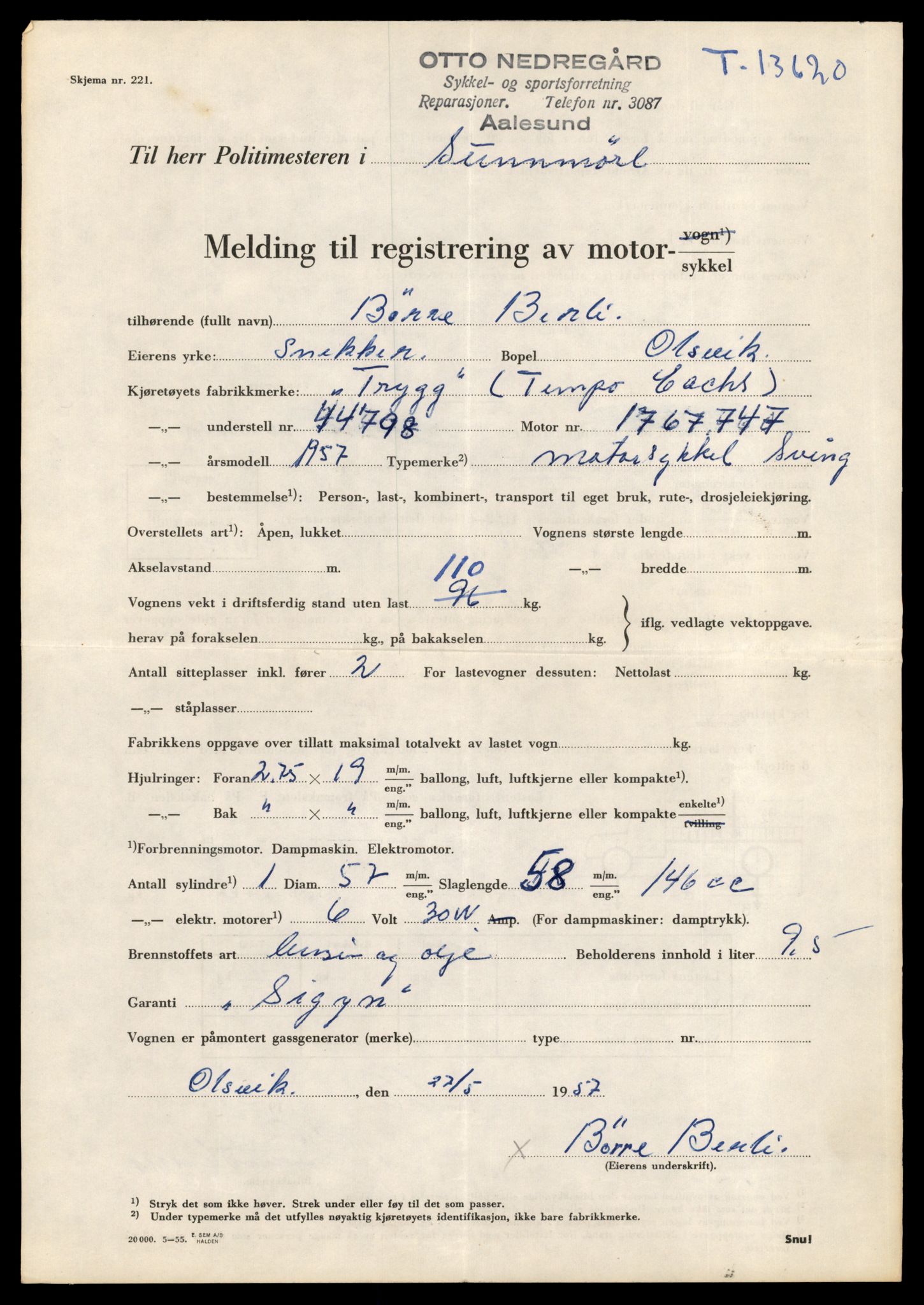 Møre og Romsdal vegkontor - Ålesund trafikkstasjon, AV/SAT-A-4099/F/Fe/L0040: Registreringskort for kjøretøy T 13531 - T 13709, 1927-1998, s. 1581