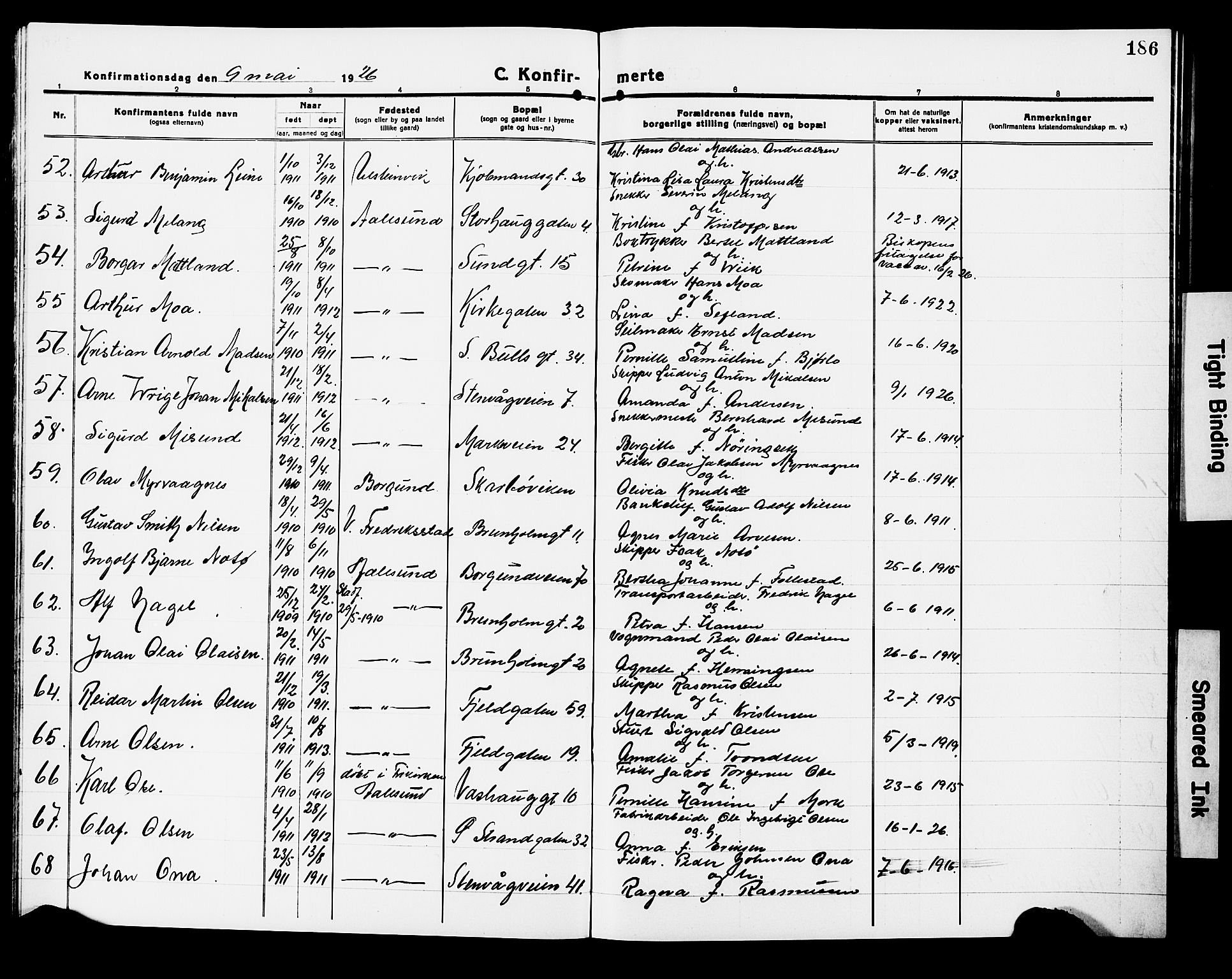 Ministerialprotokoller, klokkerbøker og fødselsregistre - Møre og Romsdal, AV/SAT-A-1454/529/L0472: Klokkerbok nr. 529C09, 1917-1929, s. 186