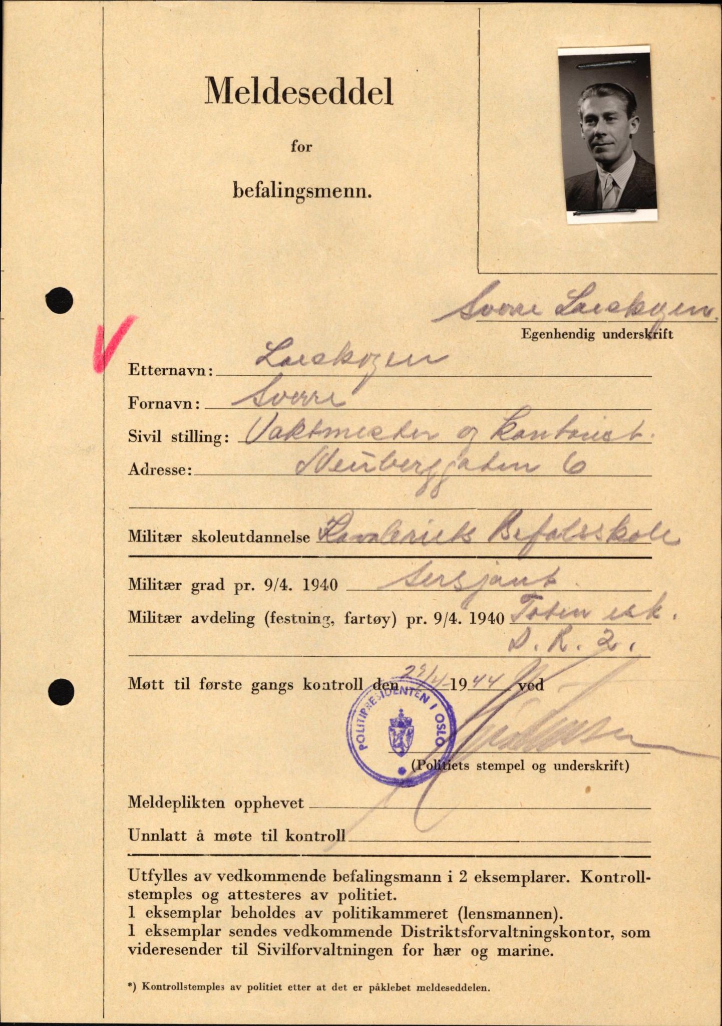 Forsvaret, Forsvarets krigshistoriske avdeling, AV/RA-RAFA-2017/Y/Yf/L0209: II-C-11-2121  -  Okkupasjonstiden.  Meldesedler for befal med foto og oppl. om militær grad 9. apr. 1940., 1944-1945, s. 42