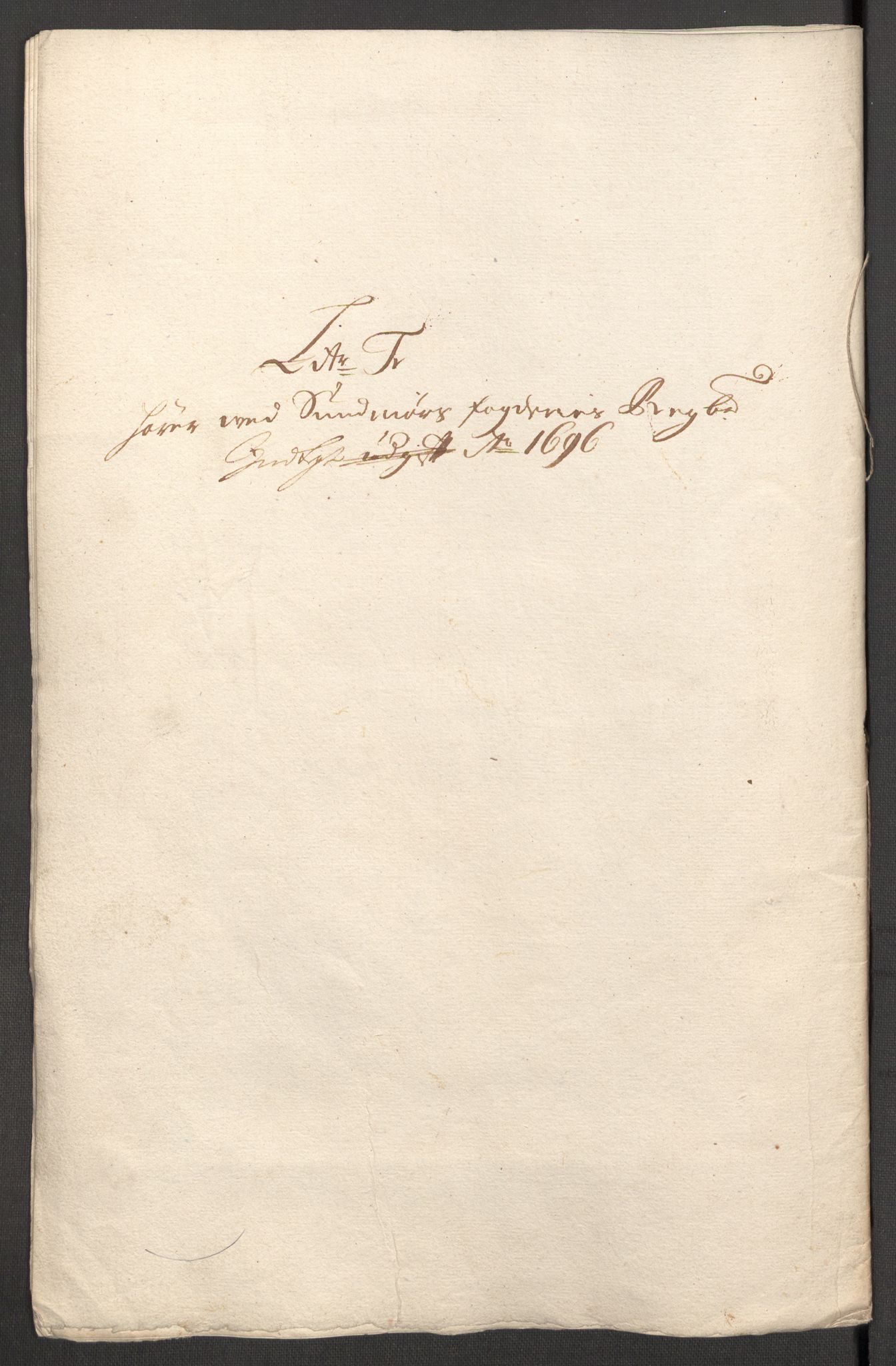 Rentekammeret inntil 1814, Reviderte regnskaper, Fogderegnskap, RA/EA-4092/R54/L3556: Fogderegnskap Sunnmøre, 1696-1698, s. 129