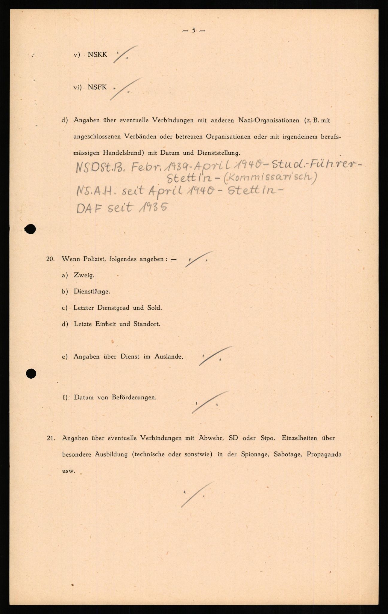 Forsvaret, Forsvarets overkommando II, AV/RA-RAFA-3915/D/Db/L0015: CI Questionaires. Tyske okkupasjonsstyrker i Norge. Tyskere., 1945-1946, s. 190