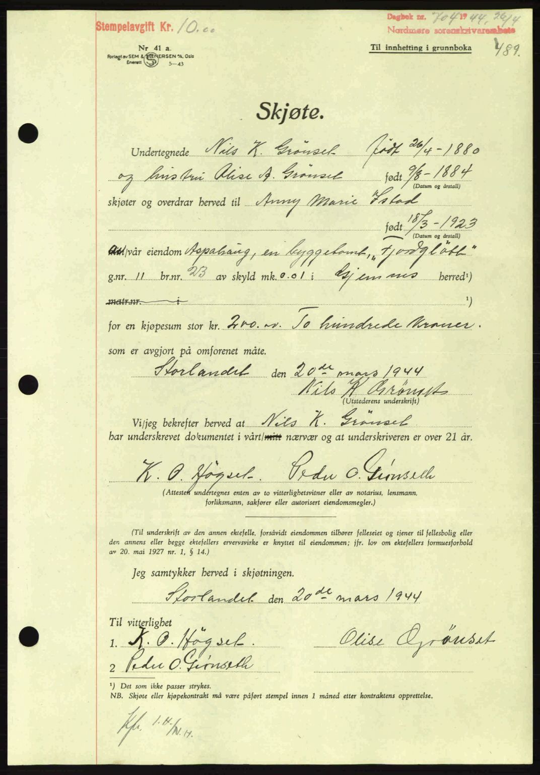 Nordmøre sorenskriveri, AV/SAT-A-4132/1/2/2Ca: Pantebok nr. A97, 1944-1944, Dagboknr: 704/1944