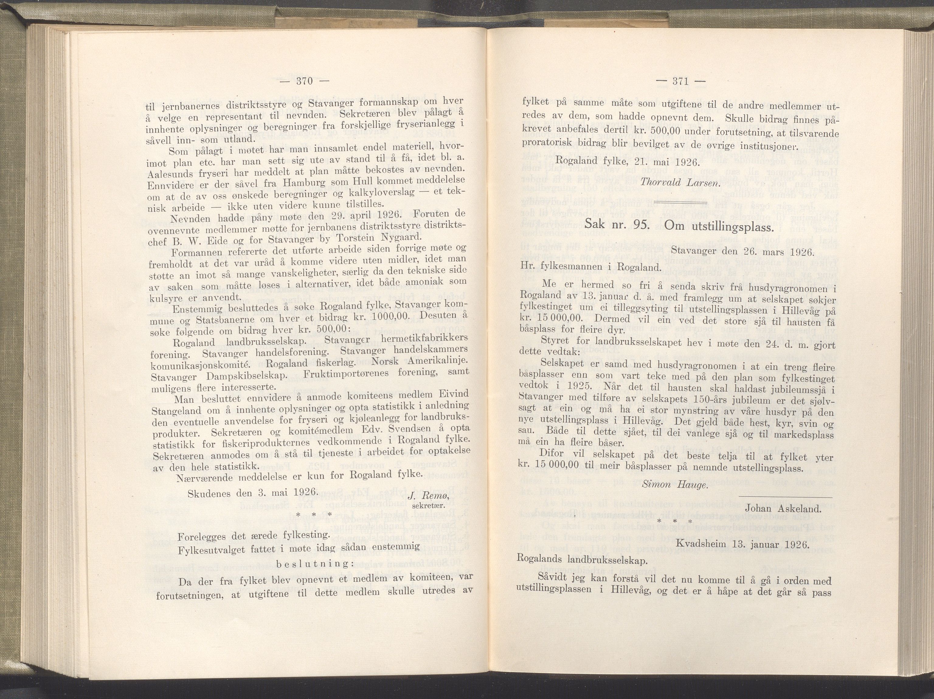 Rogaland fylkeskommune - Fylkesrådmannen , IKAR/A-900/A/Aa/Aaa/L0045: Møtebok , 1926, s. 370-371