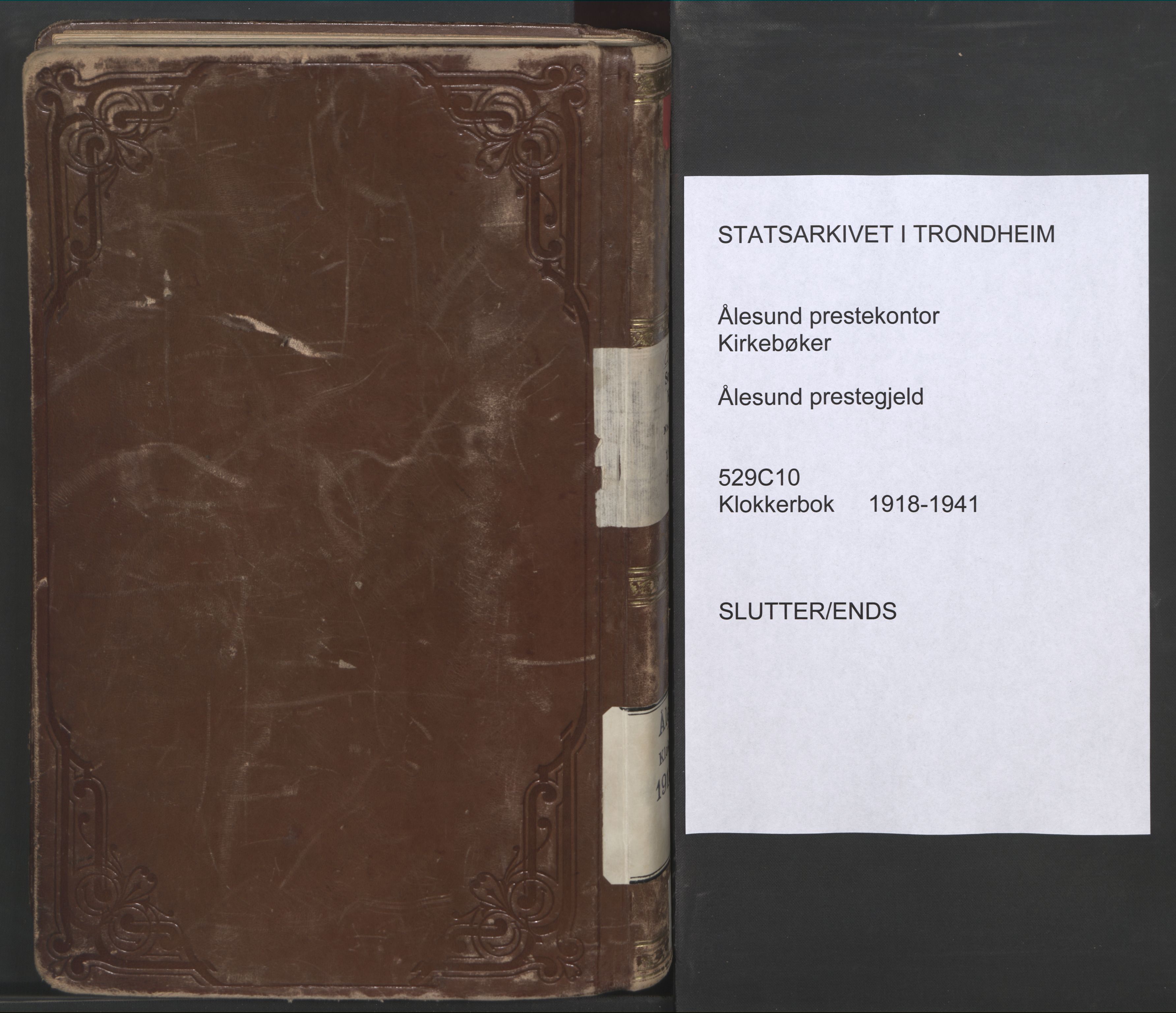 Ministerialprotokoller, klokkerbøker og fødselsregistre - Møre og Romsdal, AV/SAT-A-1454/529/L0473: Klokkerbok nr. 529C10, 1918-1941, s. 256