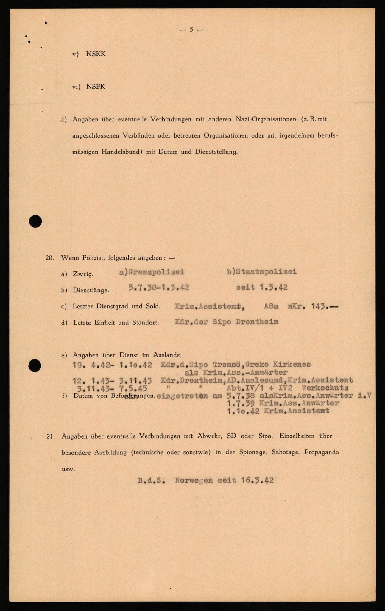 Forsvaret, Forsvarets overkommando II, AV/RA-RAFA-3915/D/Db/L0017: CI Questionaires. Tyske okkupasjonsstyrker i Norge. Tyskere., 1945-1946, s. 49