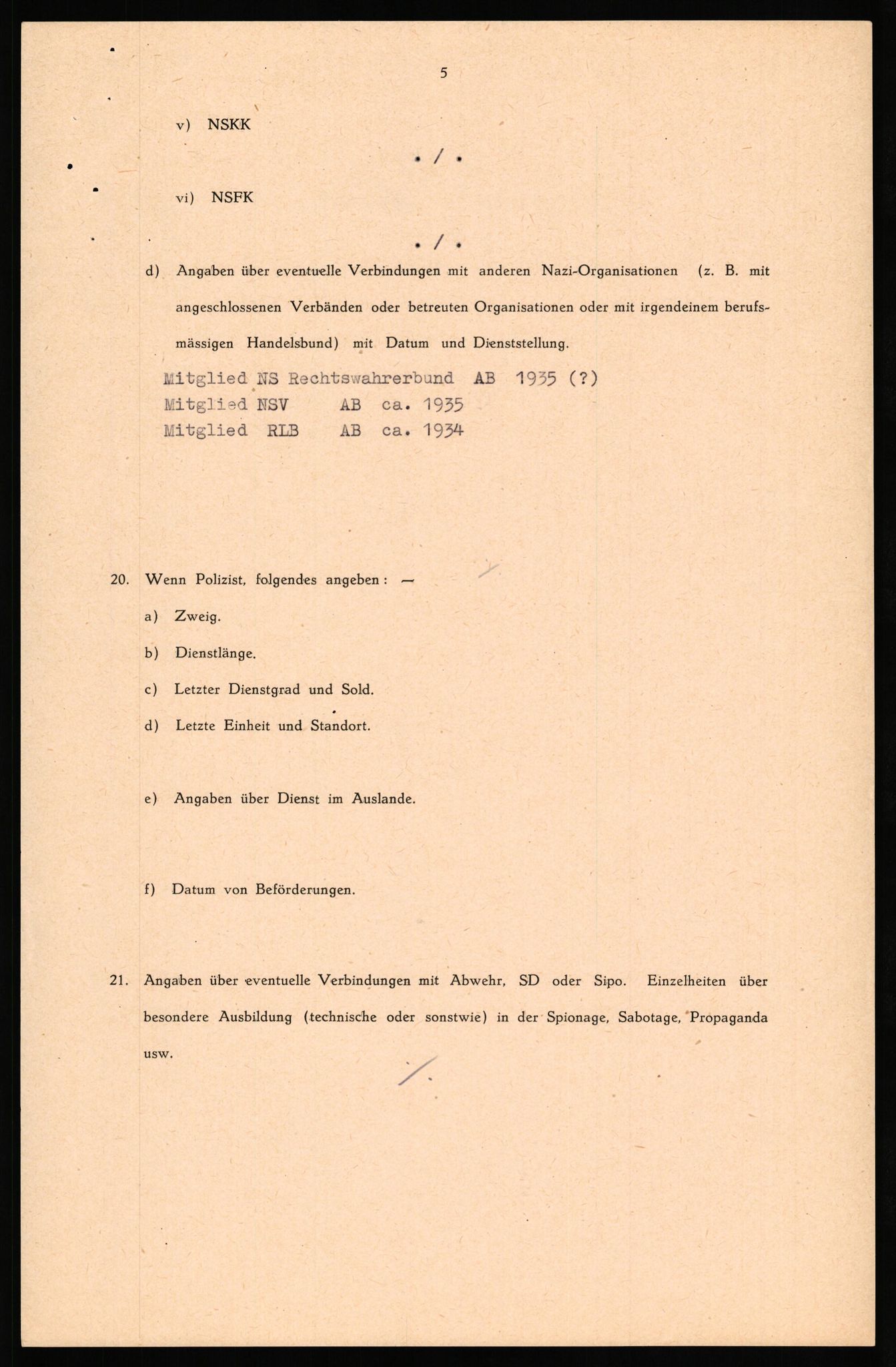 Forsvaret, Forsvarets overkommando II, RA/RAFA-3915/D/Db/L0034: CI Questionaires. Tyske okkupasjonsstyrker i Norge. Tyskere., 1945-1946, s. 135