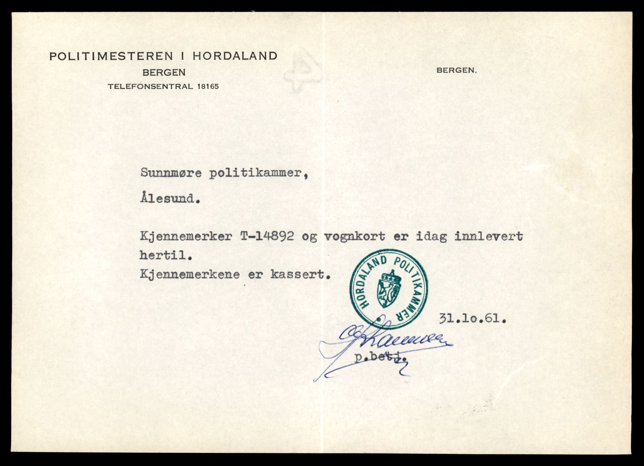 Møre og Romsdal vegkontor - Ålesund trafikkstasjon, AV/SAT-A-4099/F/Fe/L0049: Registreringskort for kjøretøy T 14864 - T 18613, 1927-1998, s. 713