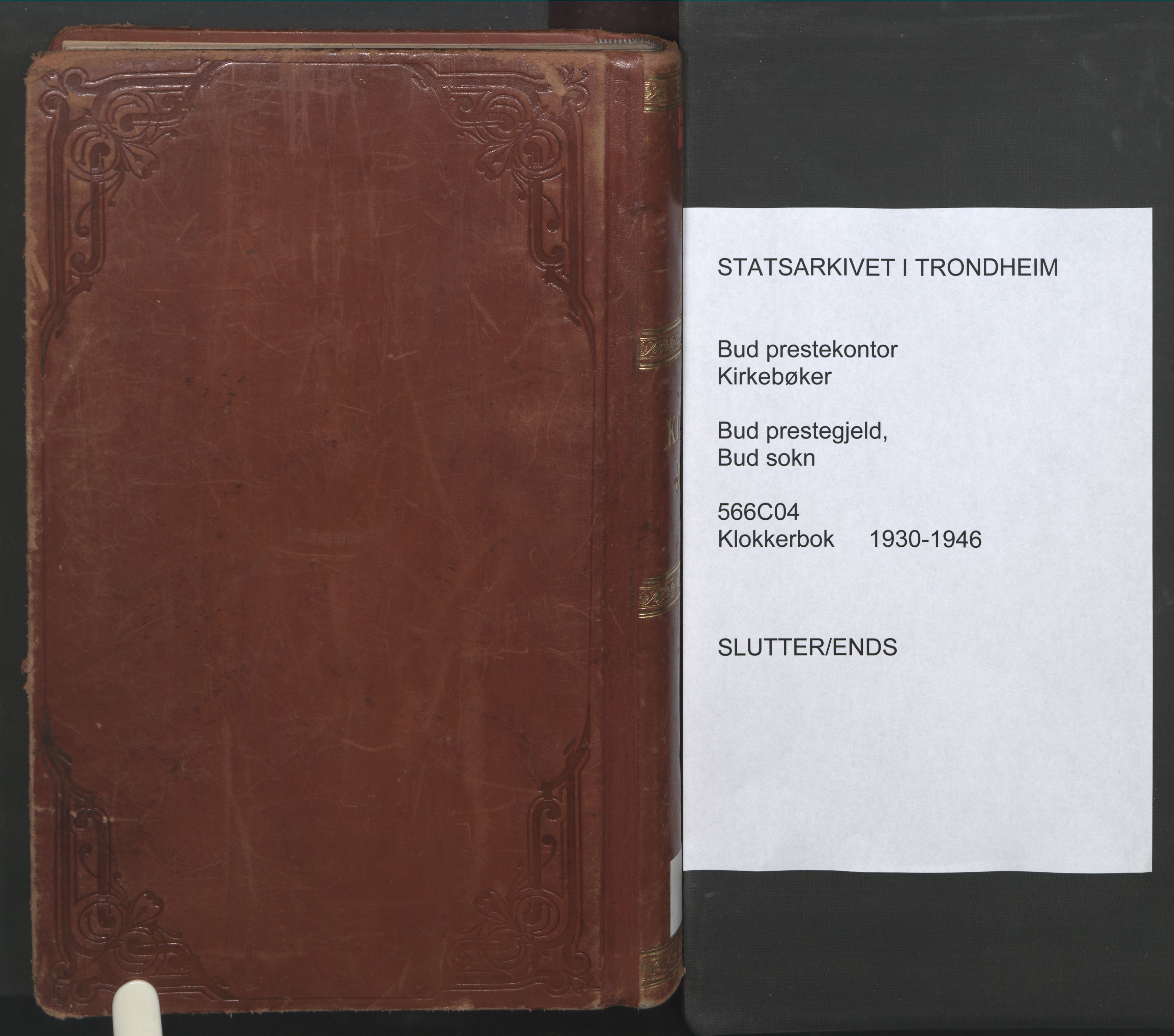 Ministerialprotokoller, klokkerbøker og fødselsregistre - Møre og Romsdal, AV/SAT-A-1454/566/L0775: Klokkerbok nr. 566C04, 1930-1946