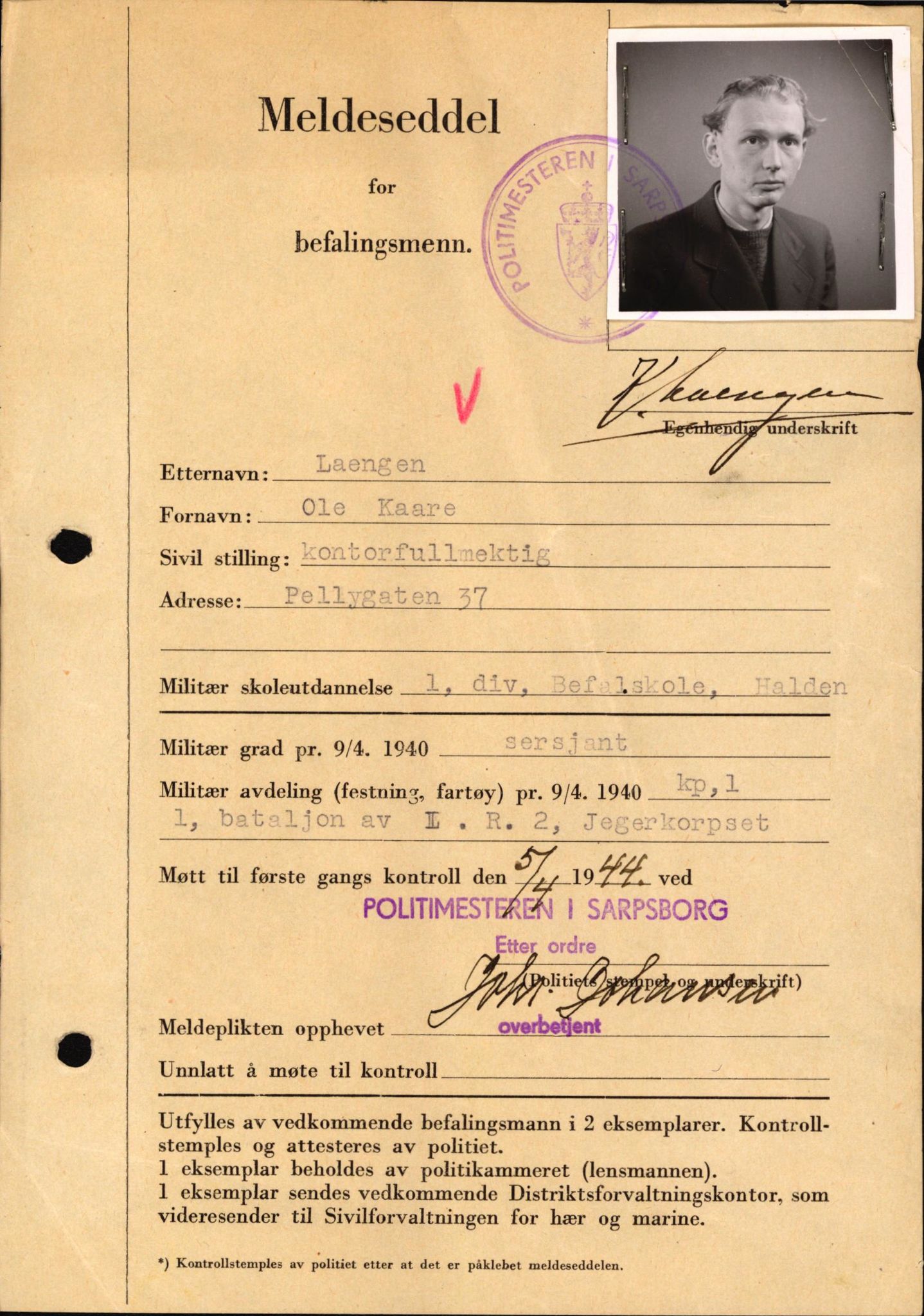 Forsvaret, Forsvarets krigshistoriske avdeling, AV/RA-RAFA-2017/Y/Yf/L0209: II-C-11-2121  -  Okkupasjonstiden.  Meldesedler for befal med foto og oppl. om militær grad 9. apr. 1940., 1944-1945, s. 2