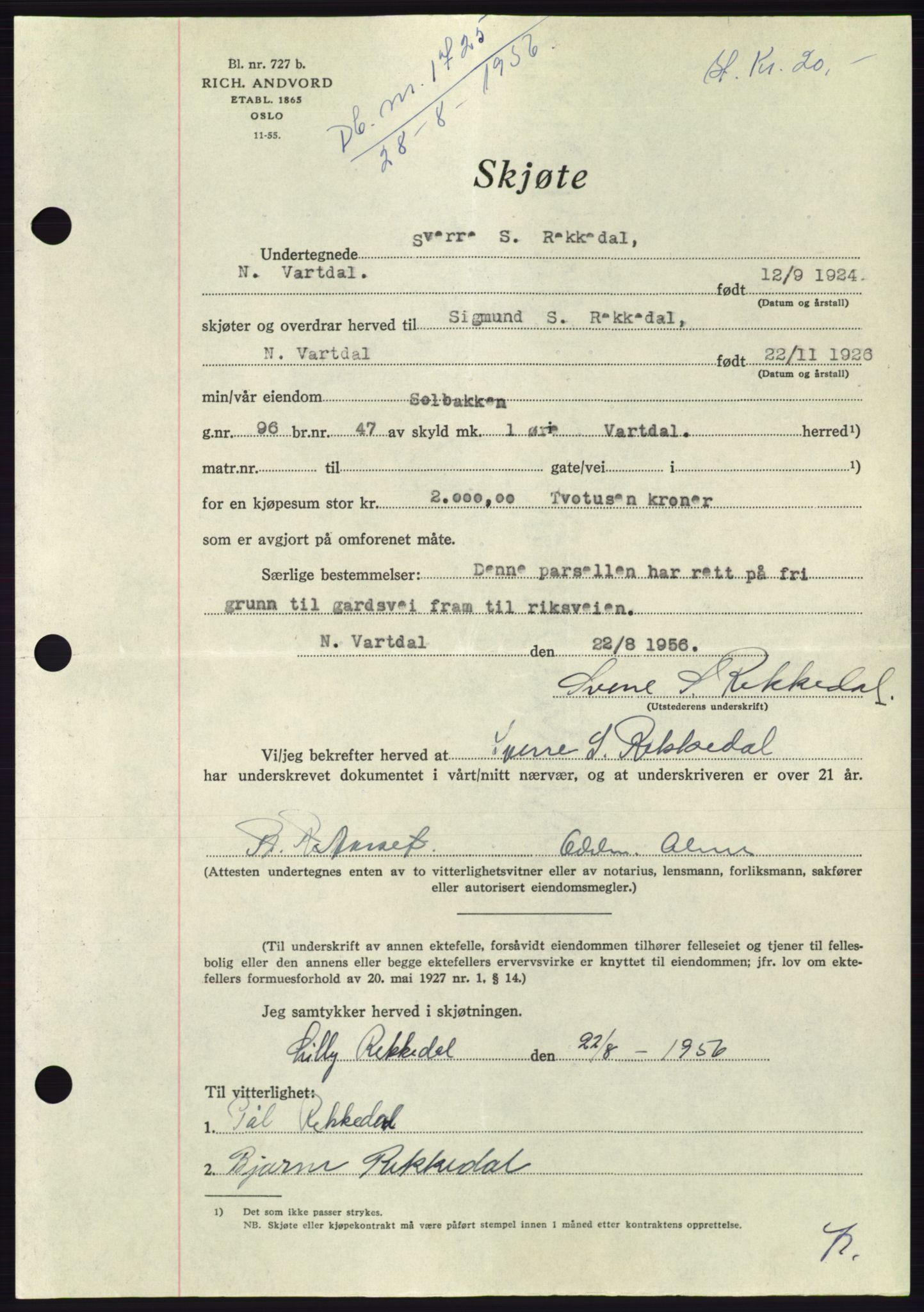 Søre Sunnmøre sorenskriveri, AV/SAT-A-4122/1/2/2C/L0104: Pantebok nr. 30A, 1956-1956, Dagboknr: 1725/1956