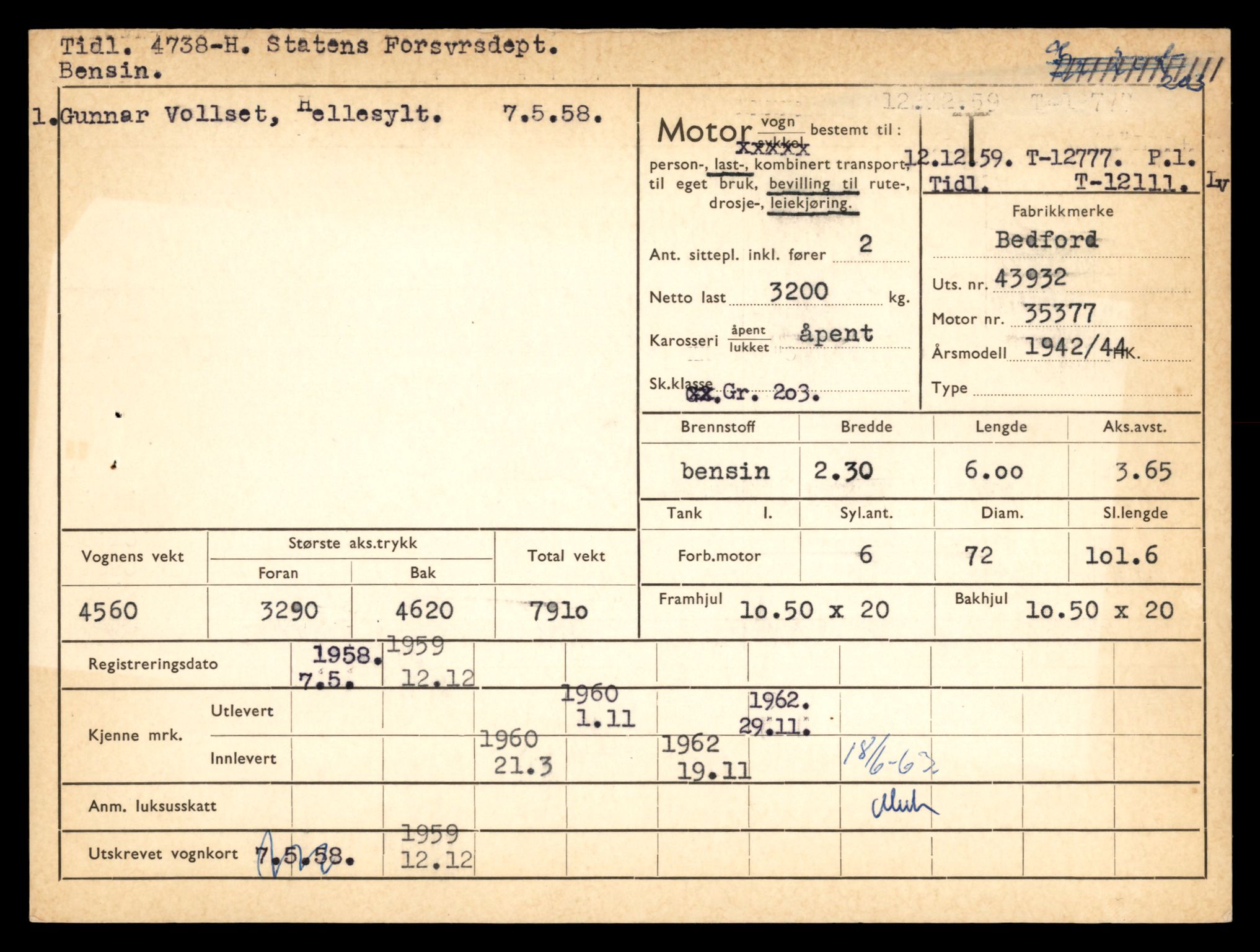 Møre og Romsdal vegkontor - Ålesund trafikkstasjon, AV/SAT-A-4099/F/Fe/L0035: Registreringskort for kjøretøy T 12653 - T 12829, 1927-1998, s. 2068