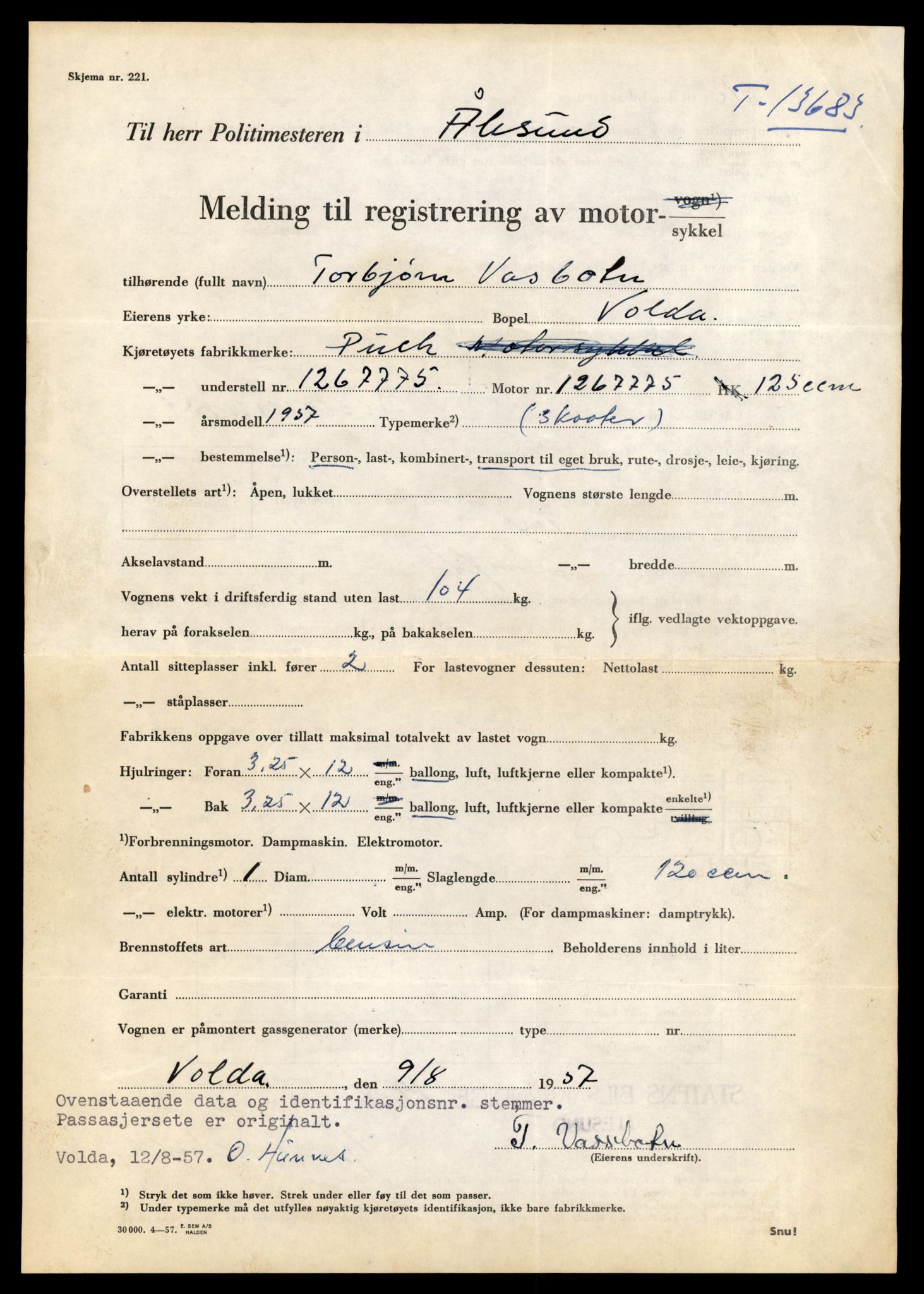 Møre og Romsdal vegkontor - Ålesund trafikkstasjon, AV/SAT-A-4099/F/Fe/L0040: Registreringskort for kjøretøy T 13531 - T 13709, 1927-1998, s. 2621