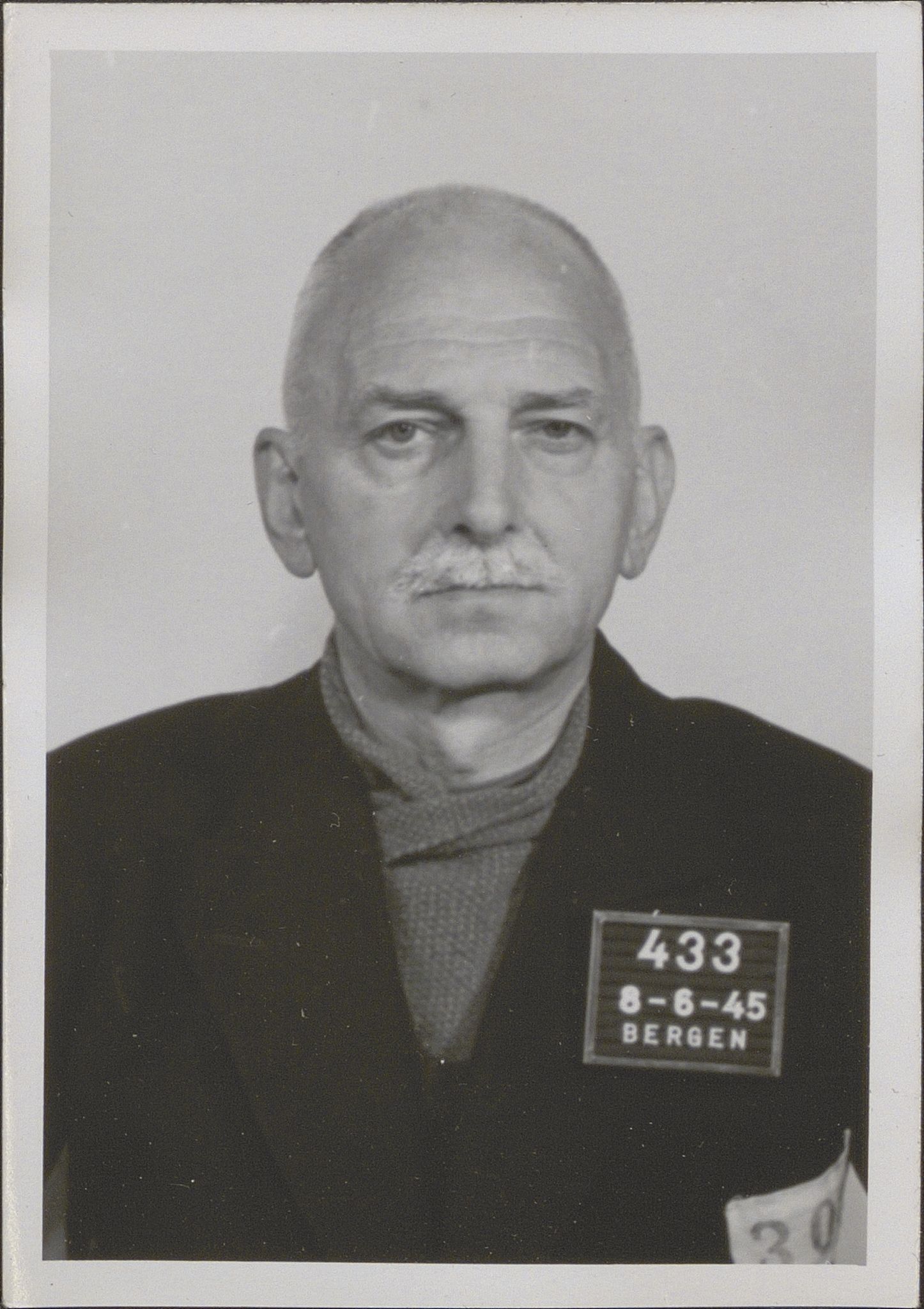 Bergen politikammer / politidistrikt, SAB/A-60401/Y/Yc/Ycd/L0004: Personfoto - landsvikere etc, 1945-1947, s. 397