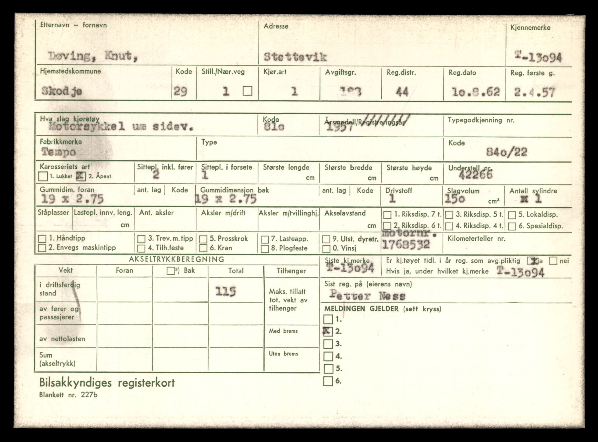 Møre og Romsdal vegkontor - Ålesund trafikkstasjon, AV/SAT-A-4099/F/Fe/L0037: Registreringskort for kjøretøy T 13031 - T 13179, 1927-1998, s. 1309