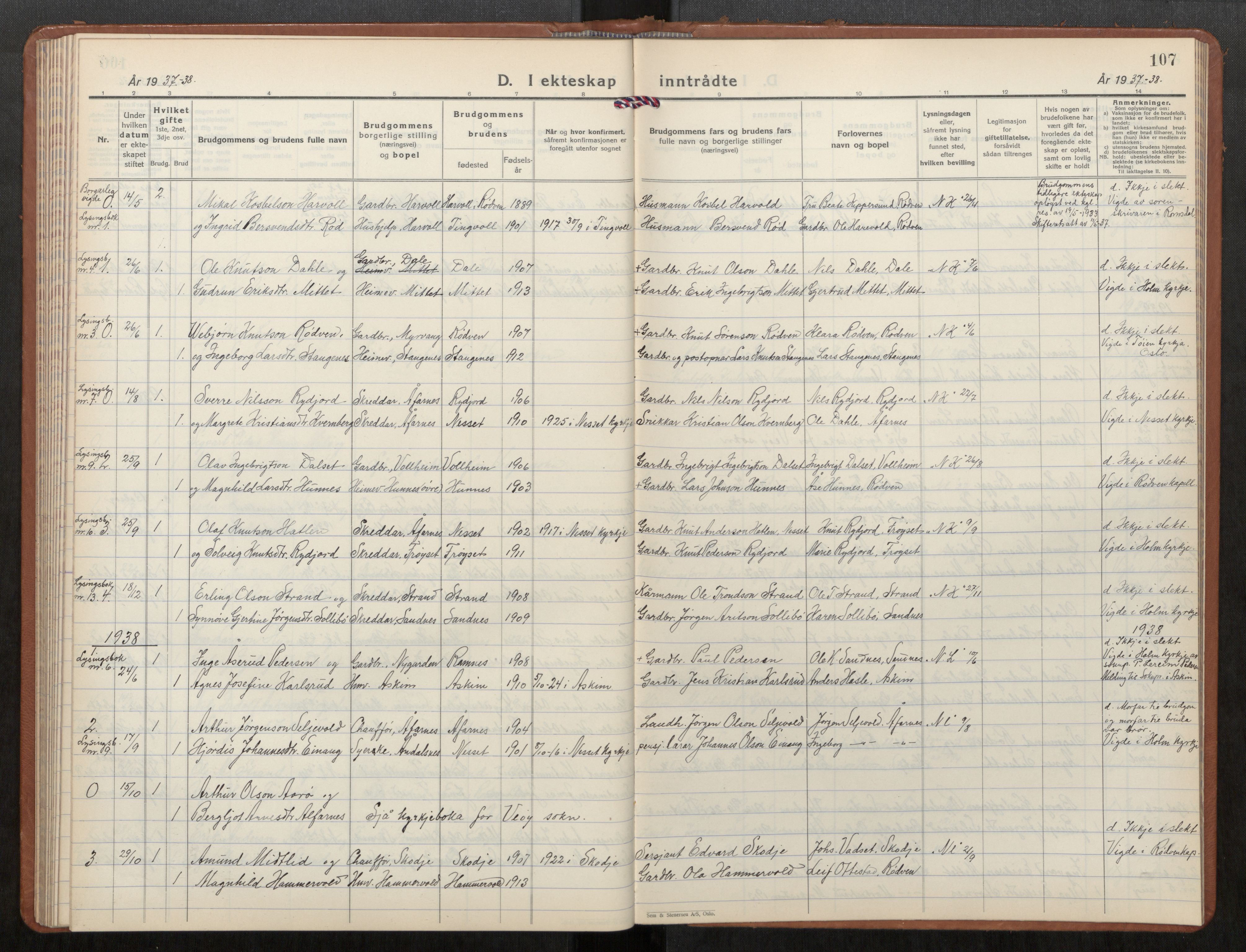 Ministerialprotokoller, klokkerbøker og fødselsregistre - Møre og Romsdal, SAT/A-1454/549/L0616: Klokkerbok nr. 549C02, 1932-1961, s. 107