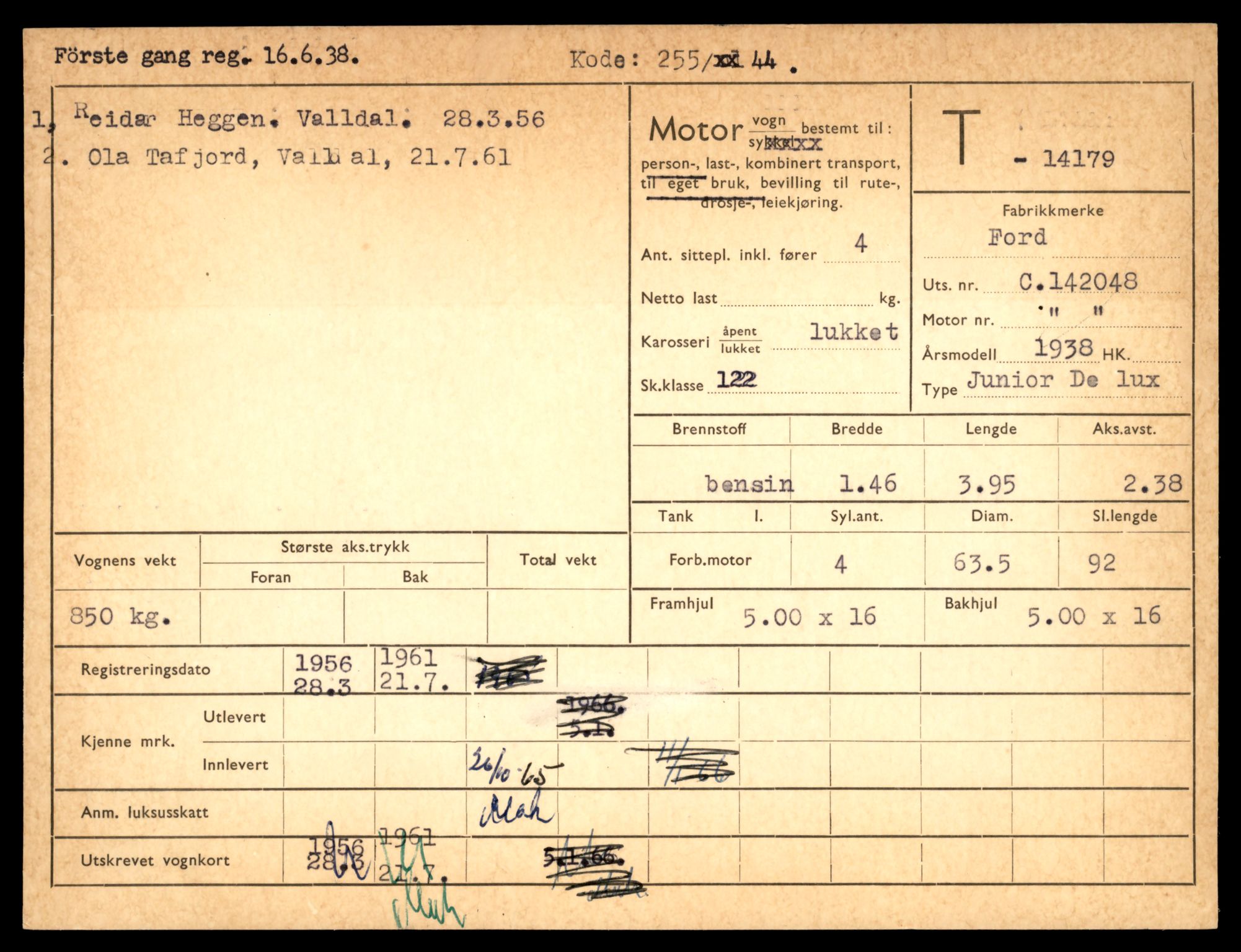 Møre og Romsdal vegkontor - Ålesund trafikkstasjon, AV/SAT-A-4099/F/Fe/L0043: Registreringskort for kjøretøy T 14080 - T 14204, 1927-1998, s. 2571