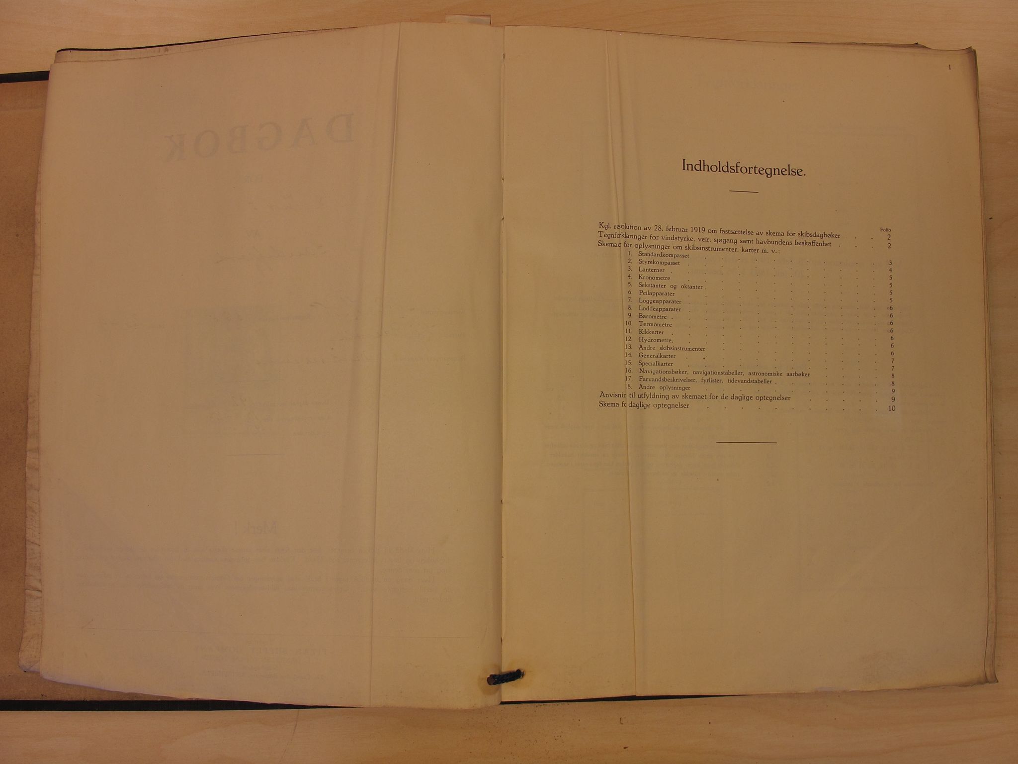 Skipsjournaler. Hvalfangstmuseet, VEMU/ARS-A-1030/F/L0141: Thor I, D/S, flytende kokeri, Sandefjord, 1927-1928