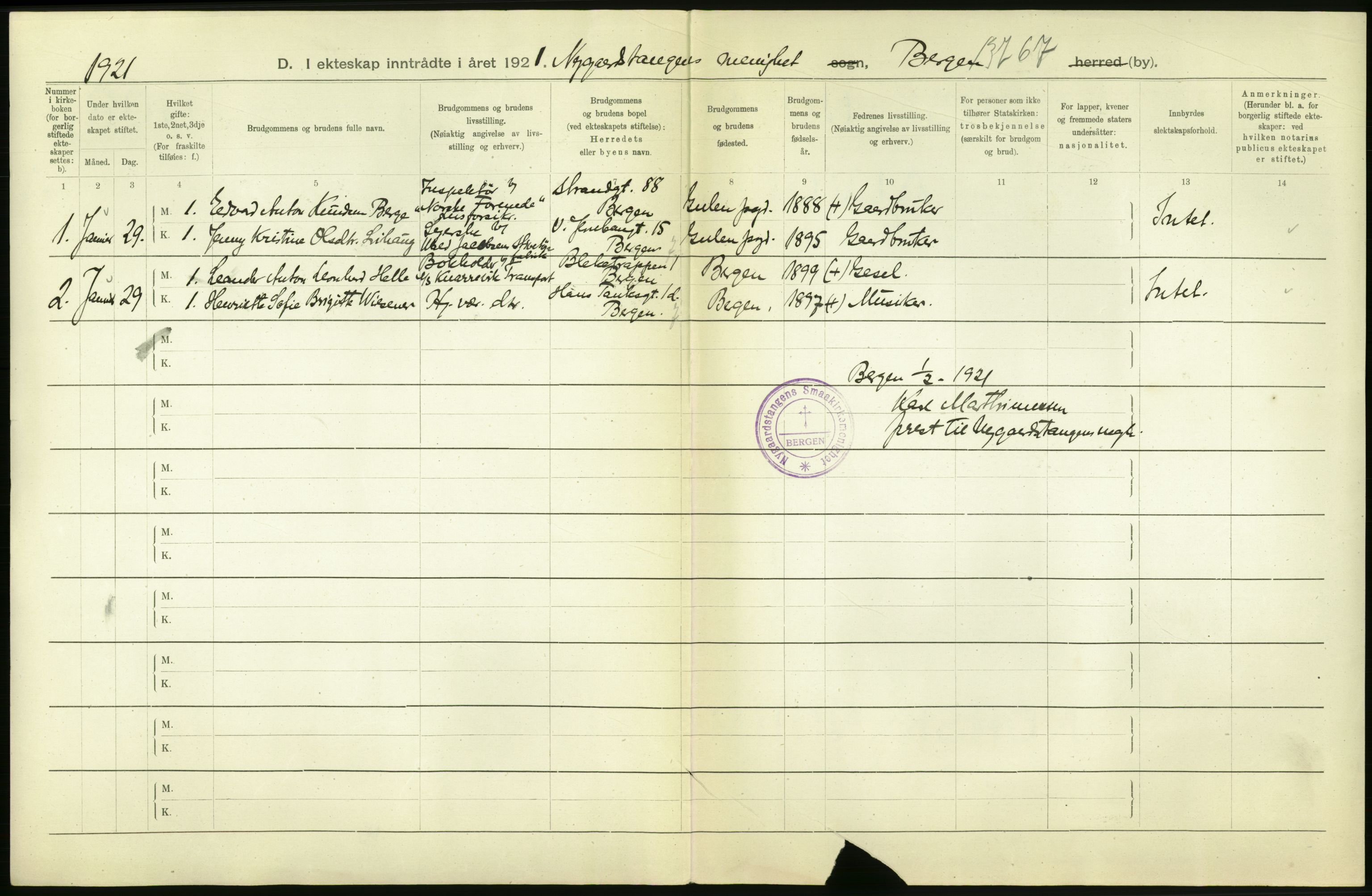 Statistisk sentralbyrå, Sosiodemografiske emner, Befolkning, AV/RA-S-2228/D/Df/Dfc/Dfca/L0035: Bergen: Gifte, dødfødte., 1921, s. 4