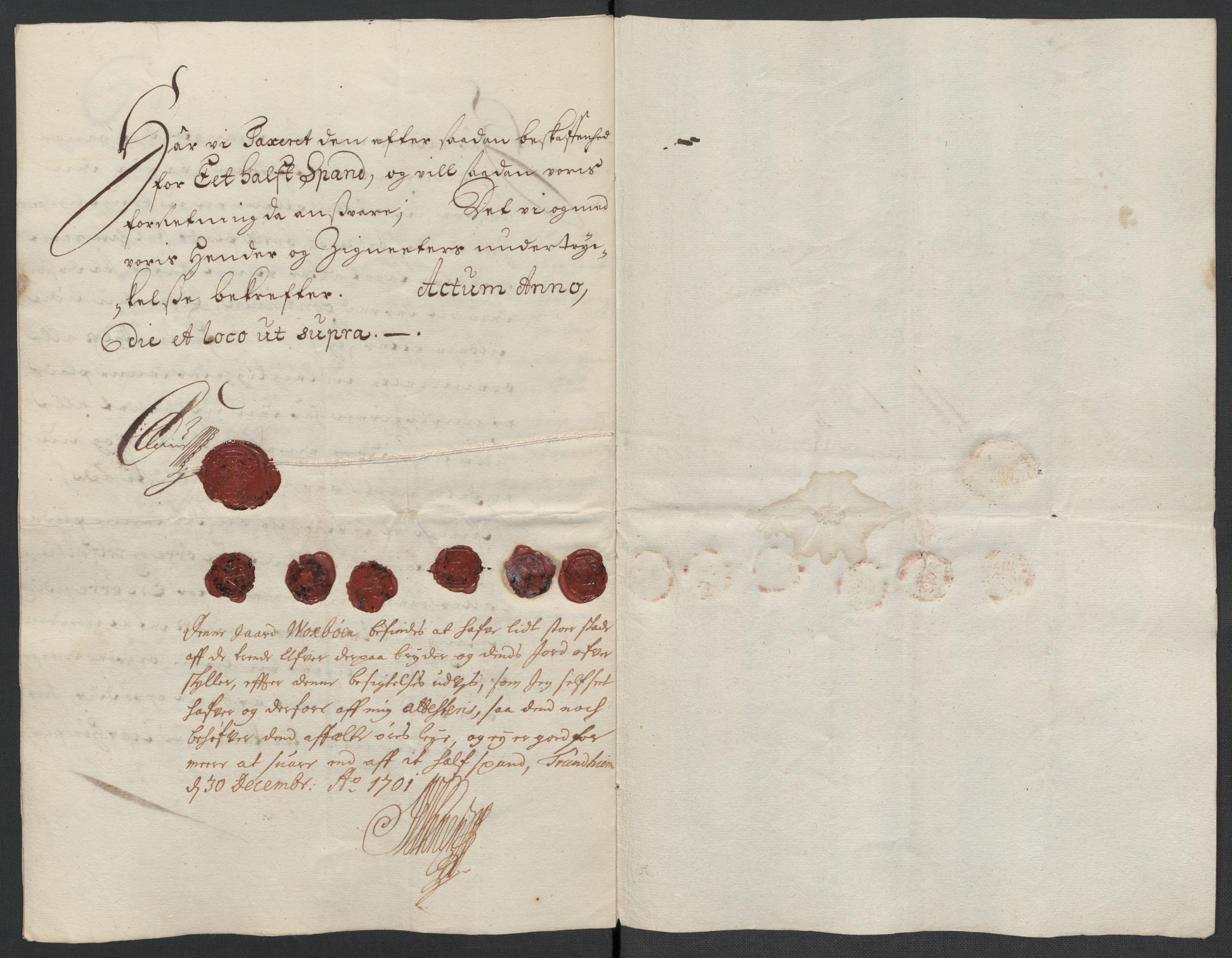 Rentekammeret inntil 1814, Reviderte regnskaper, Fogderegnskap, RA/EA-4092/R56/L3739: Fogderegnskap Nordmøre, 1700-1702, s. 284